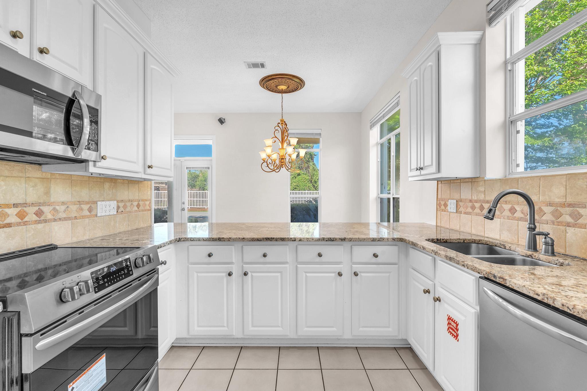 MARAVILLA COTTAGES - Residential Lease