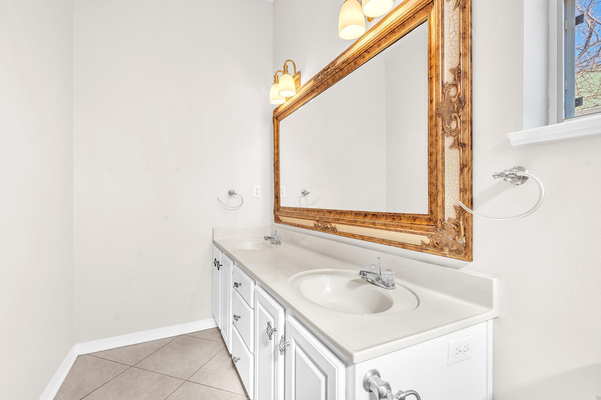 MARAVILLA COTTAGES - Residential Lease