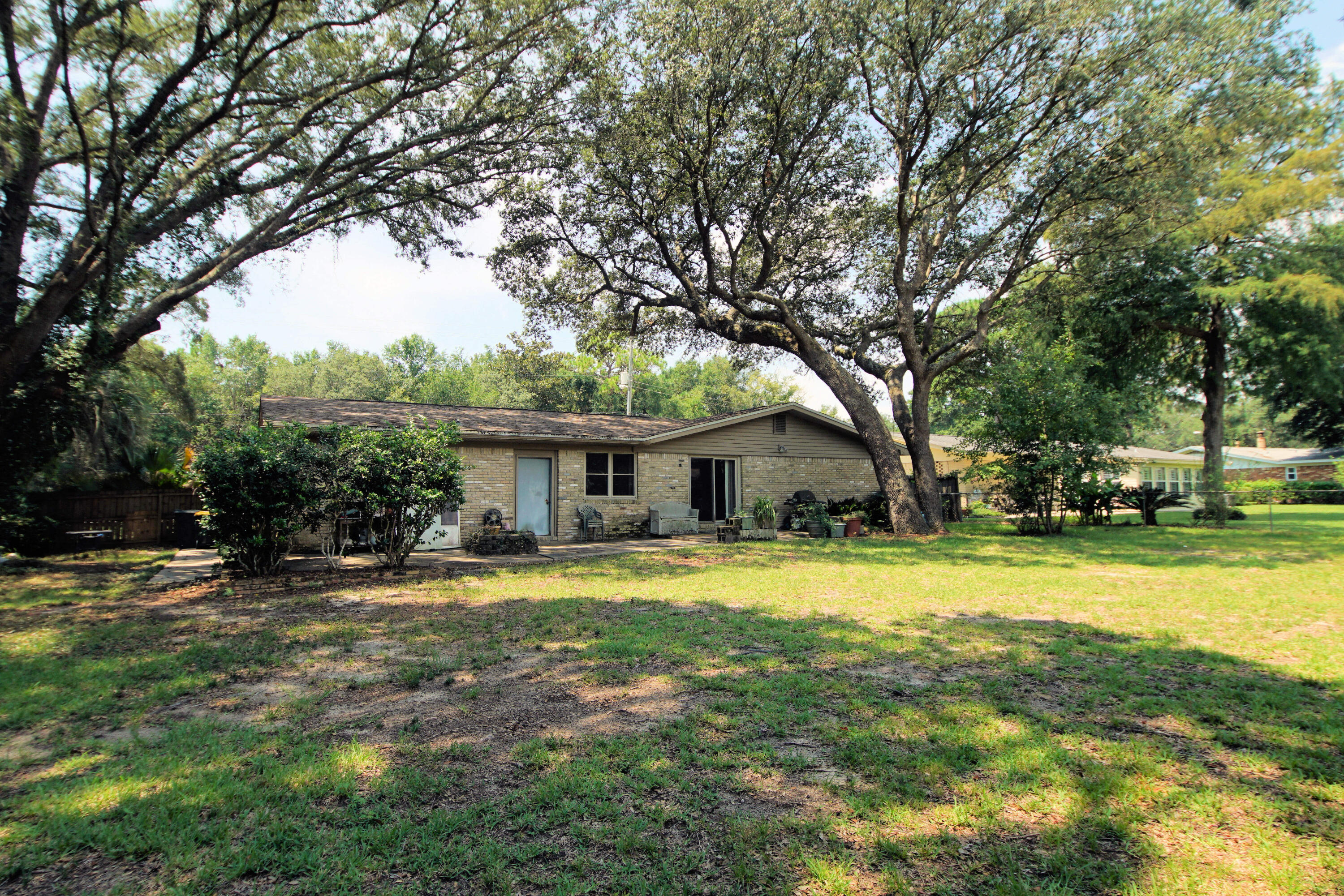 COUNTRY CLUB ESTATES 1ST ADDN - Residential