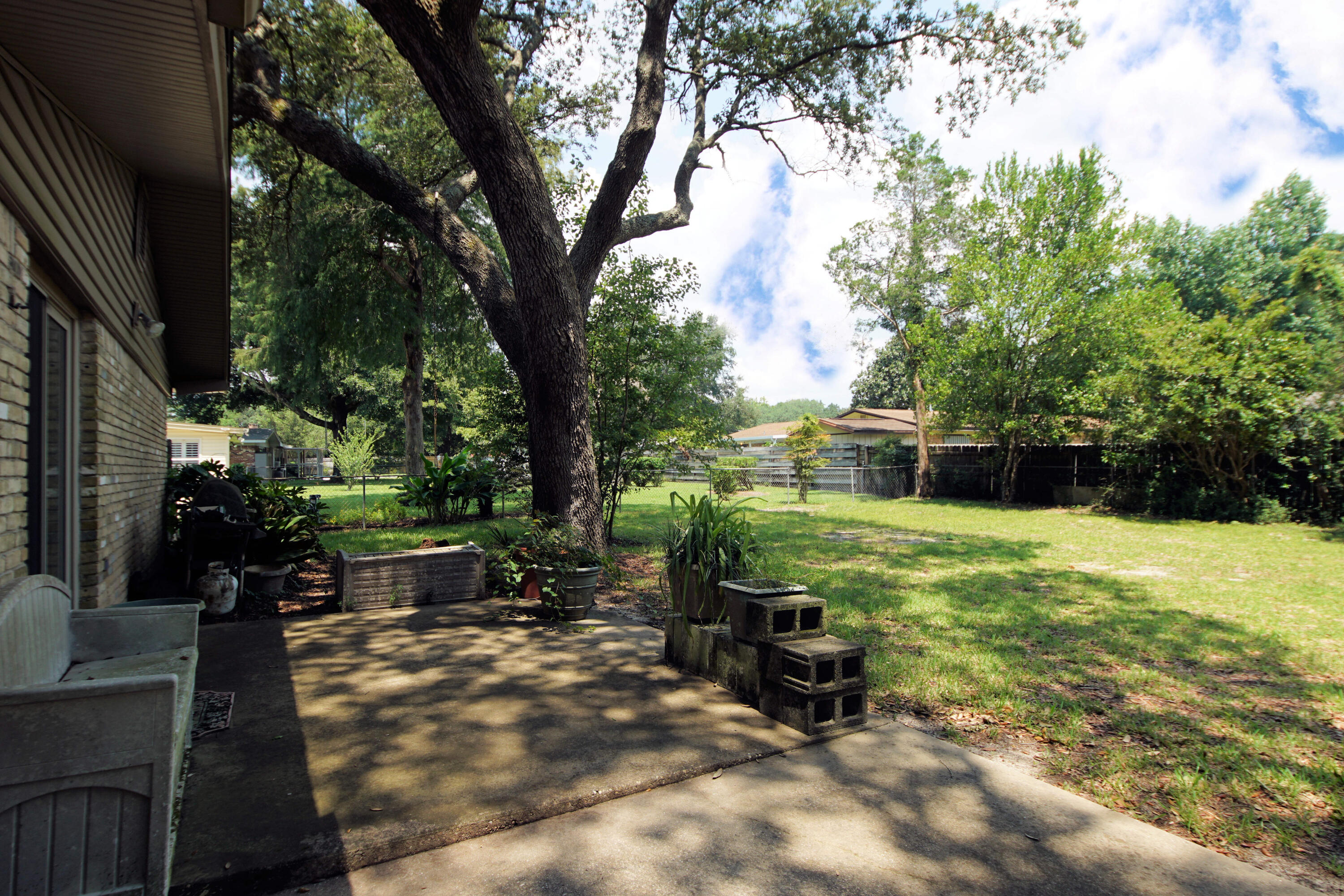 COUNTRY CLUB ESTATES 1ST ADDN - Residential