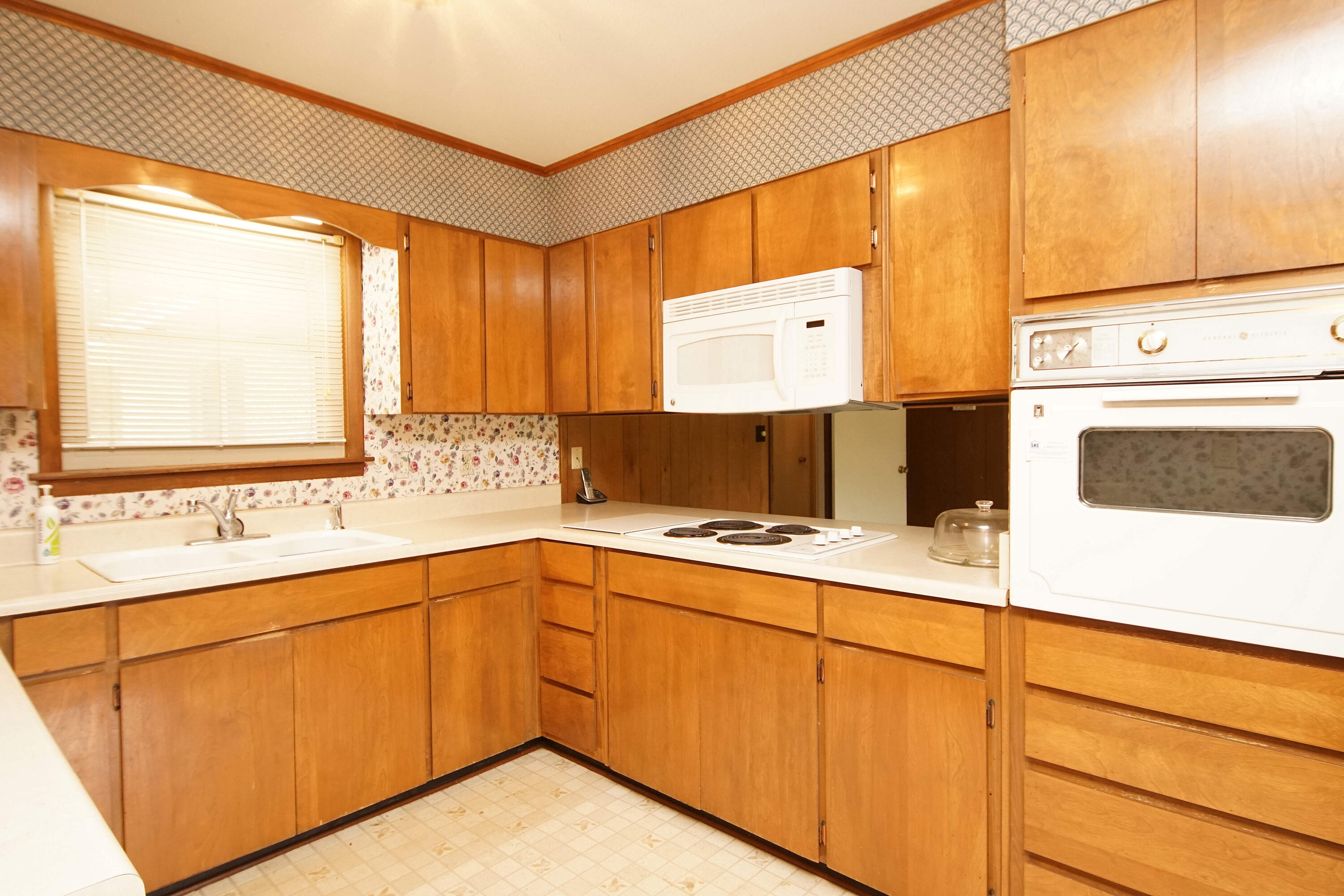 COUNTRY CLUB ESTATES 1ST ADDN - Residential