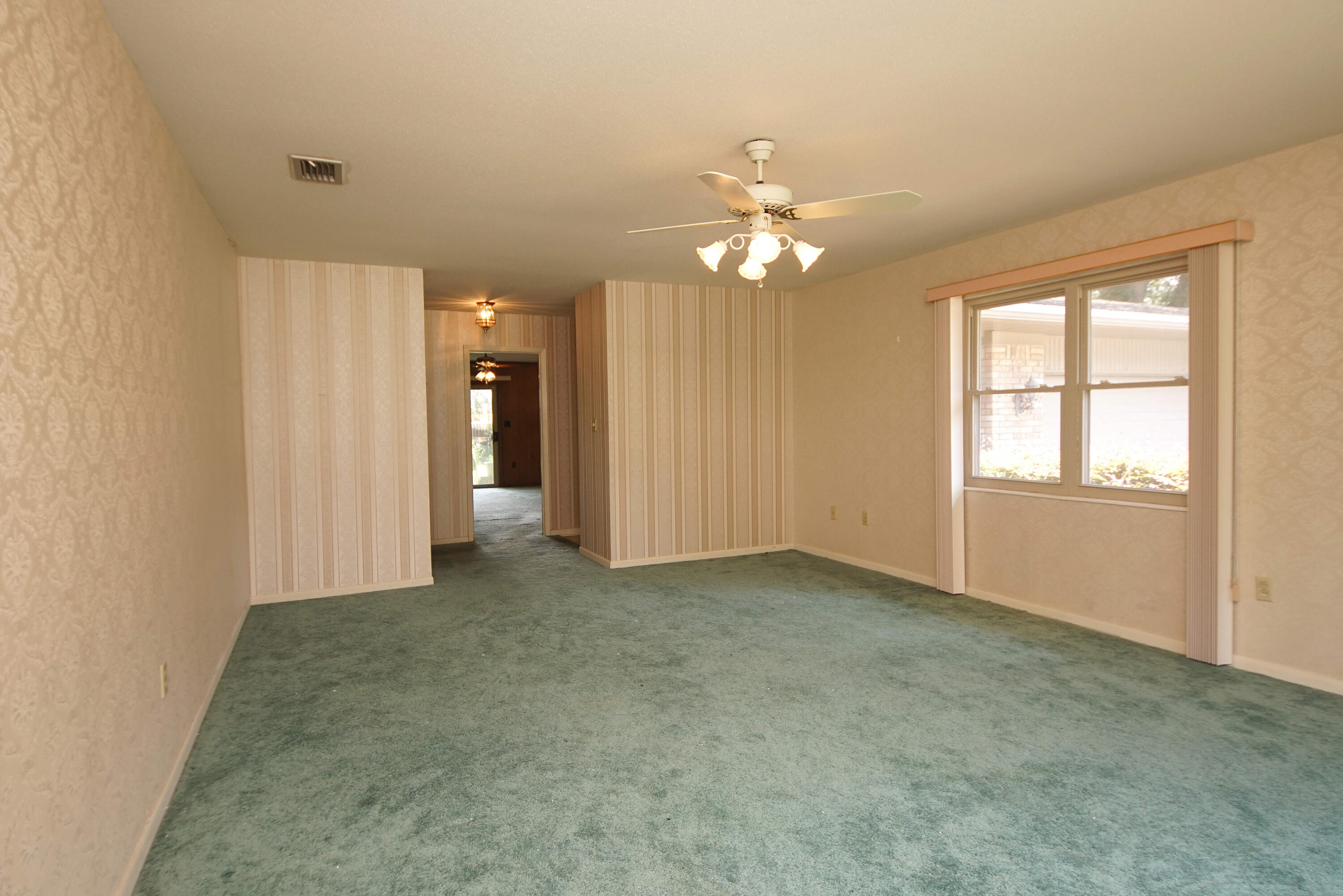 COUNTRY CLUB ESTATES 1ST ADDN - Residential