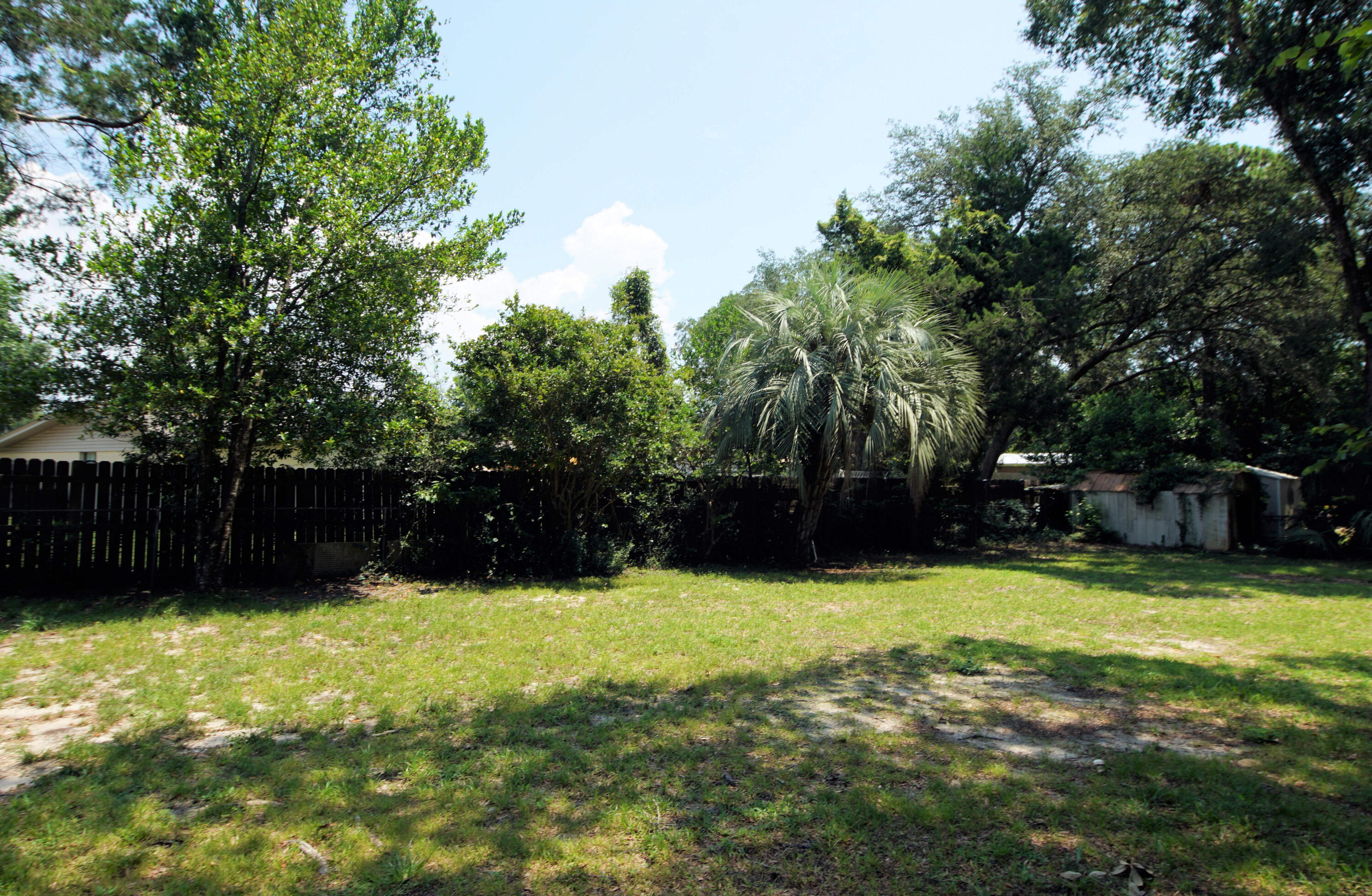 COUNTRY CLUB ESTATES 1ST ADDN - Residential