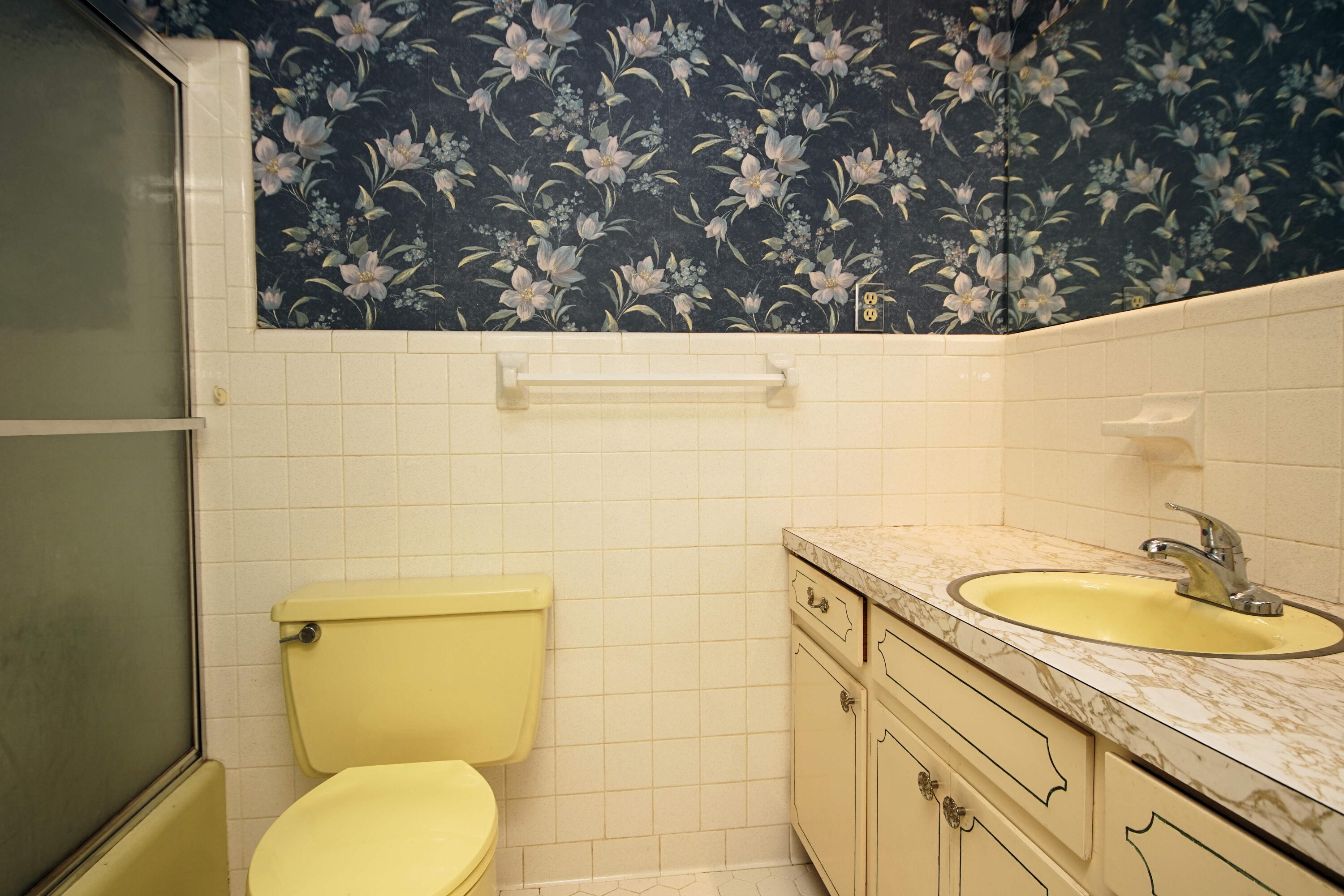 COUNTRY CLUB ESTATES 1ST ADDN - Residential