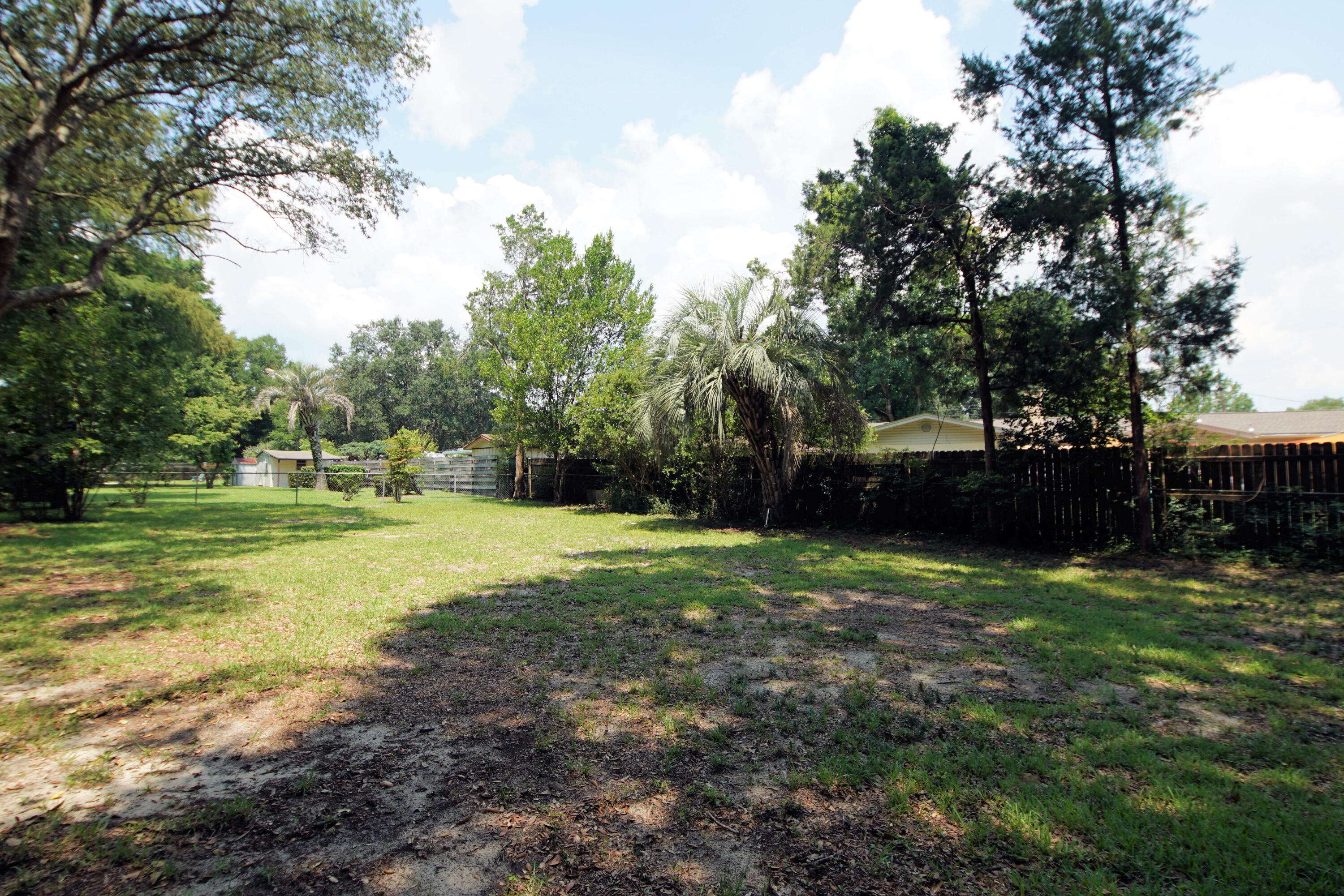 COUNTRY CLUB ESTATES 1ST ADDN - Residential