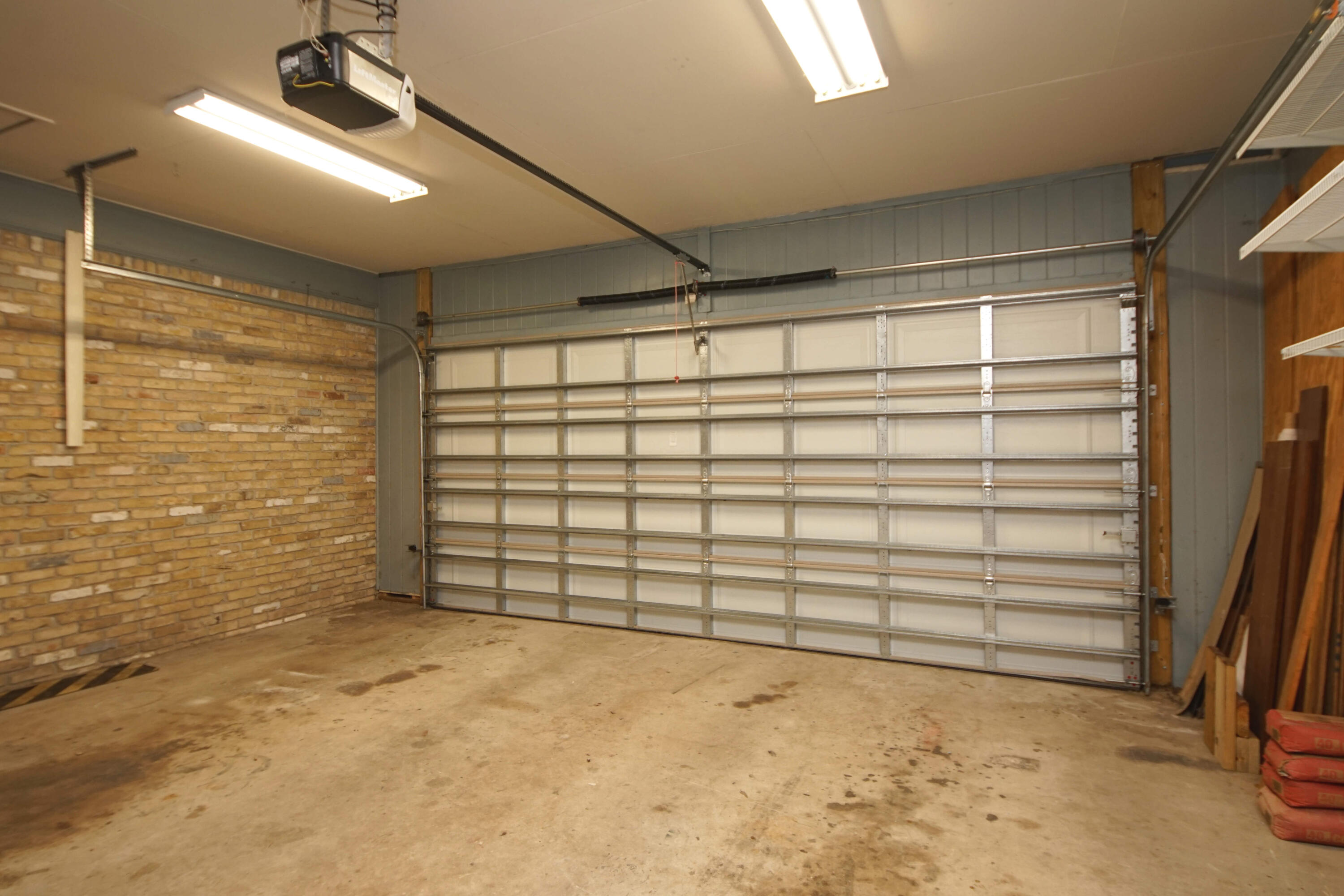 COUNTRY CLUB ESTATES 1ST ADDN - Residential