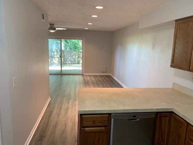 BAYWOOD T/H - Residential Lease