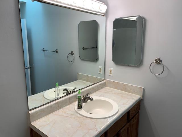 BAYWOOD T/H - Residential Lease