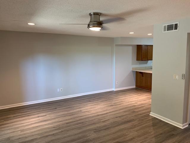 BAYWOOD T/H - Residential Lease