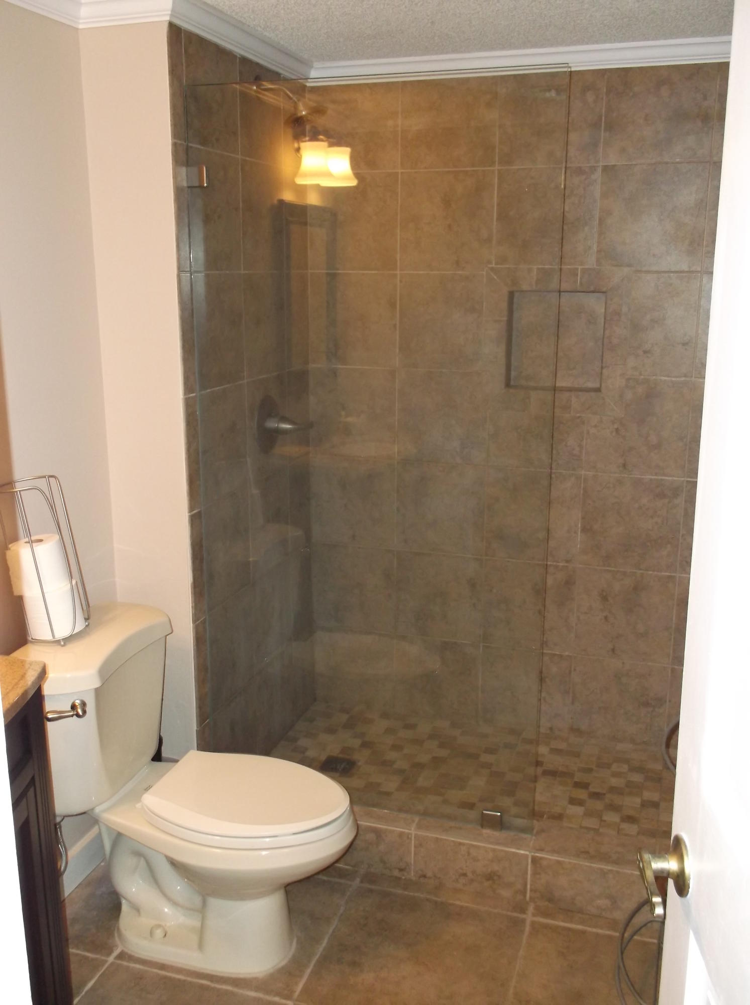 CLOVERDALE LAKE - Residential