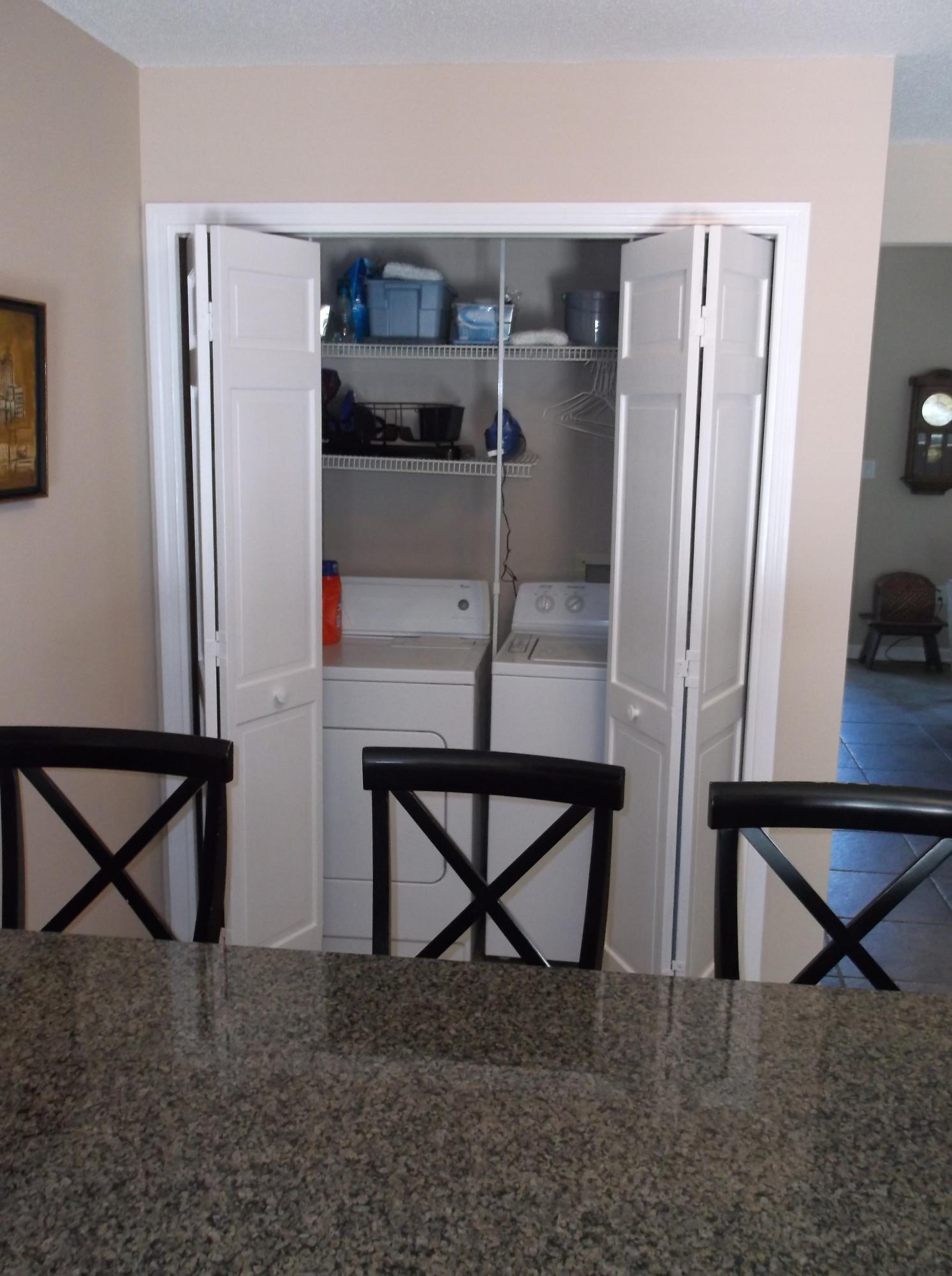 CLOVERDALE LAKE - Residential