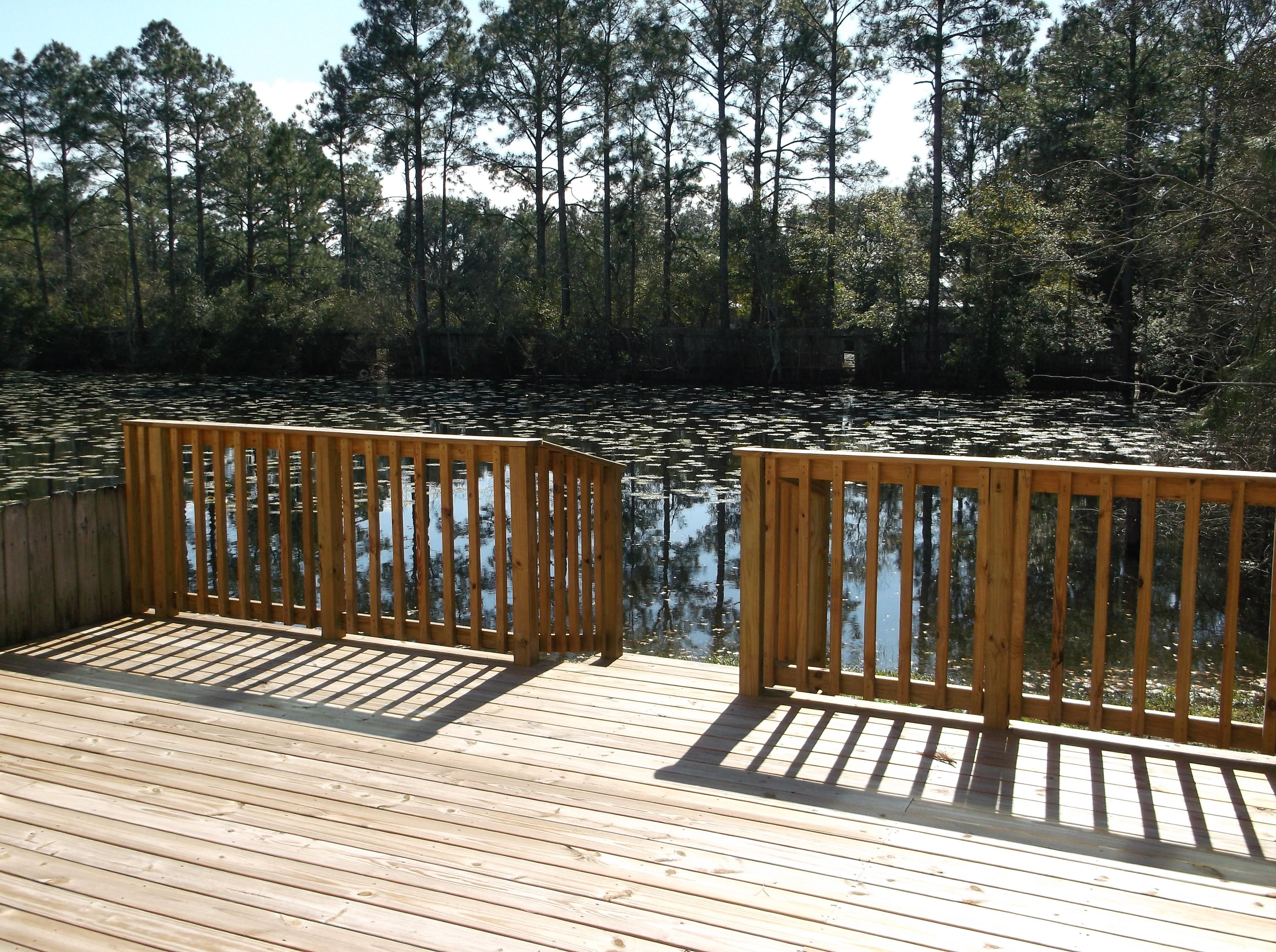 CLOVERDALE LAKE - Residential