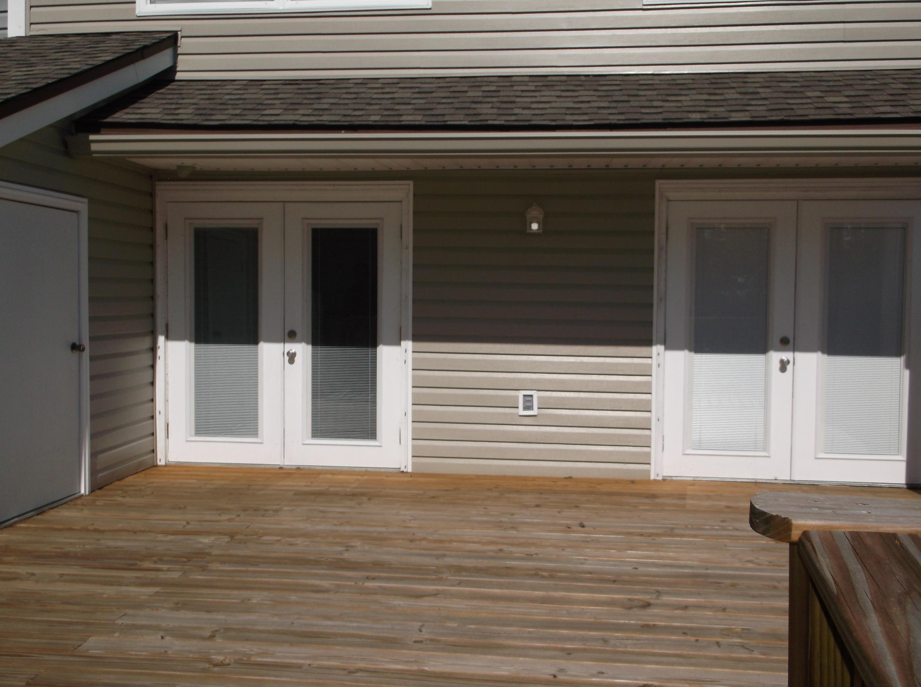 CLOVERDALE LAKE - Residential