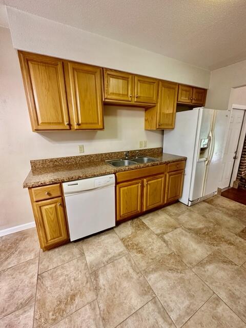 PINE MEADOWS - Residential Lease