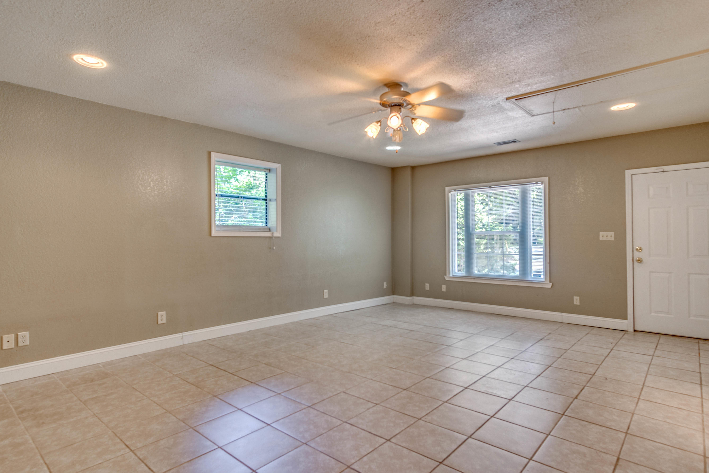 QUIET OAKS S/D - Residential