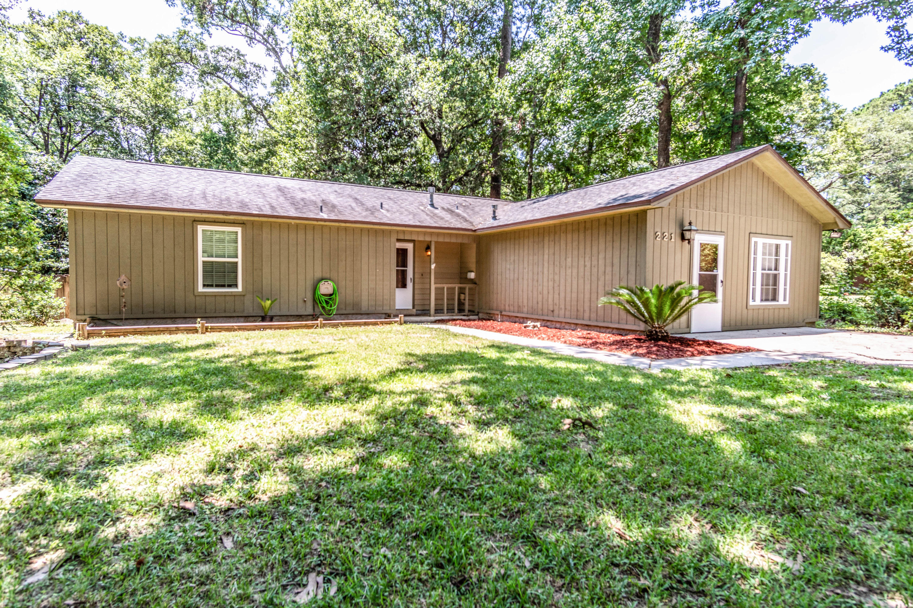 QUIET OAKS S/D - Residential