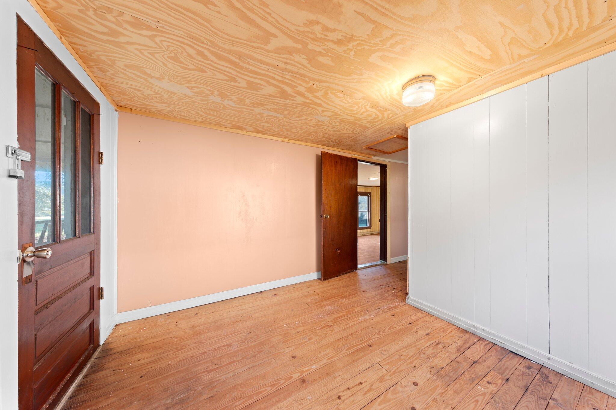 METES & BOUNDS - Residential