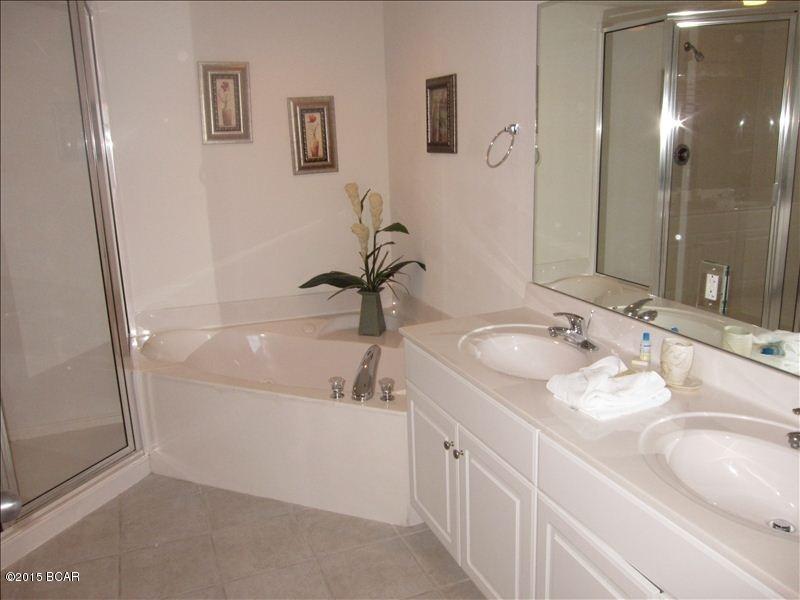 MAJESTIC BEACH TOWERS II - Residential