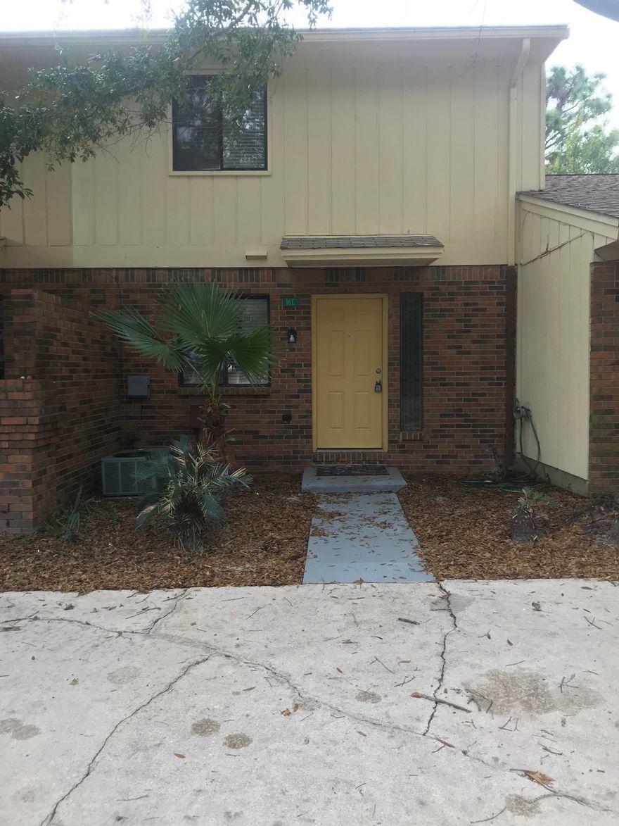 RENOVATED!!! New Kitchen, new kitchen appliances, New laminate Wood flooring throughout, New inside doors, new tub doors and freshly painted. A MUST SEE!! All you need to do is move your belongings in and call it home.