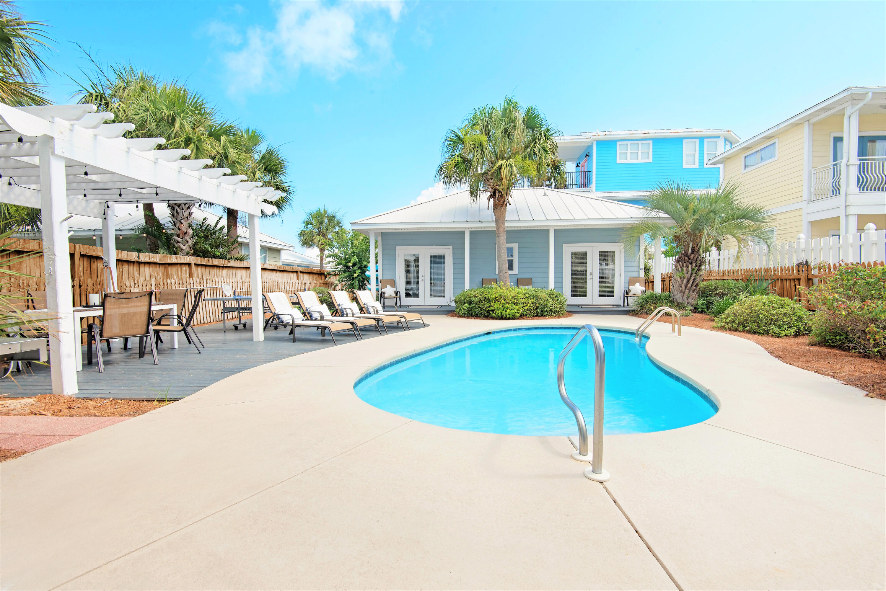CRYSTAL BEACH - Residential