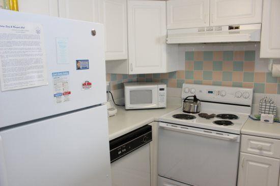 HOLIDAY SURF & RACQUET - Residential