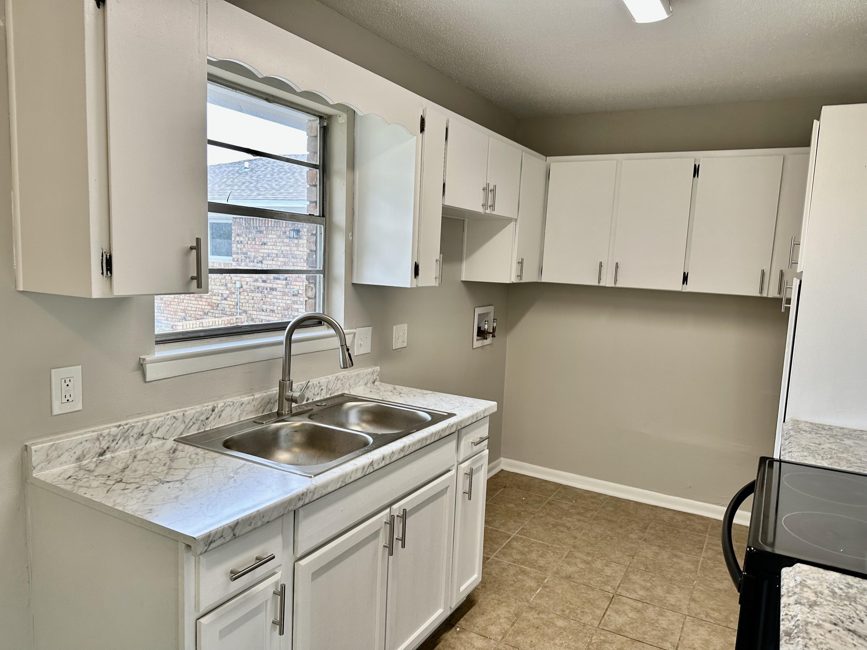 CALHOUN S/D TO DESTIN - Residential