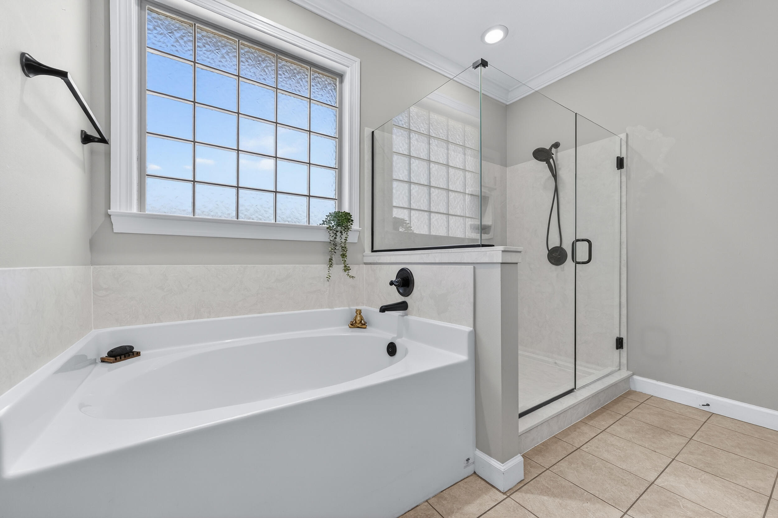 HIDDEN VALLEY - Residential