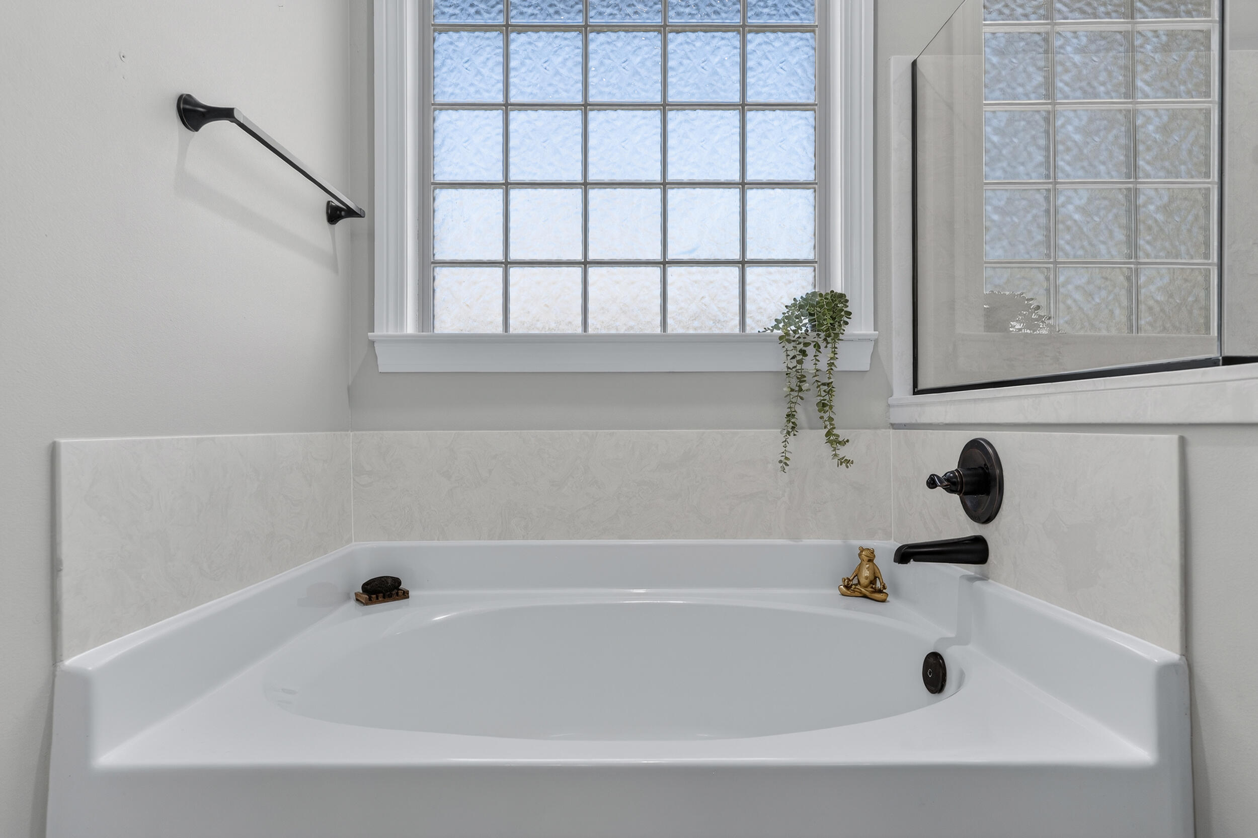 HIDDEN VALLEY - Residential