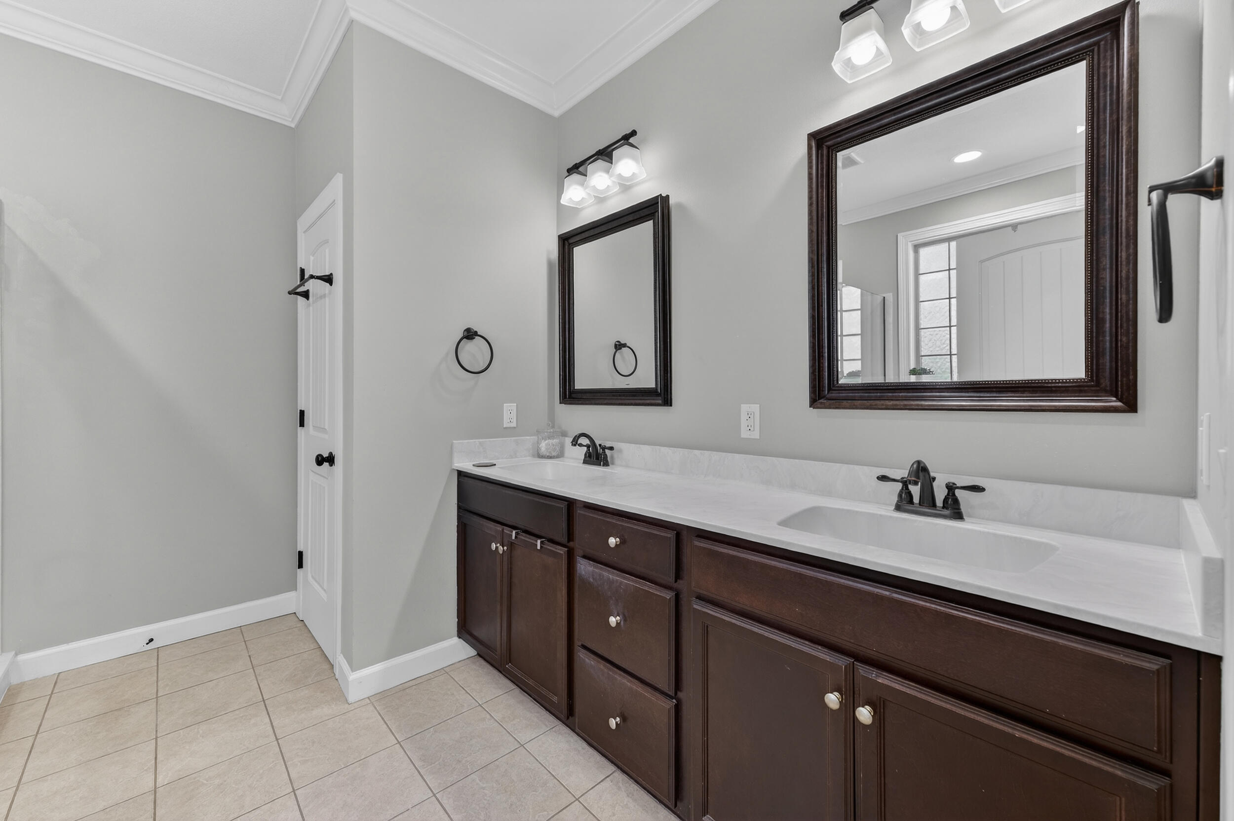 HIDDEN VALLEY - Residential