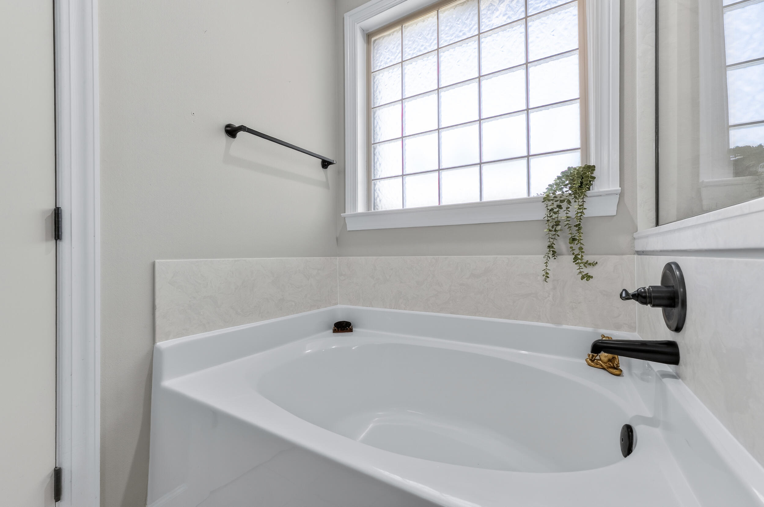 HIDDEN VALLEY - Residential