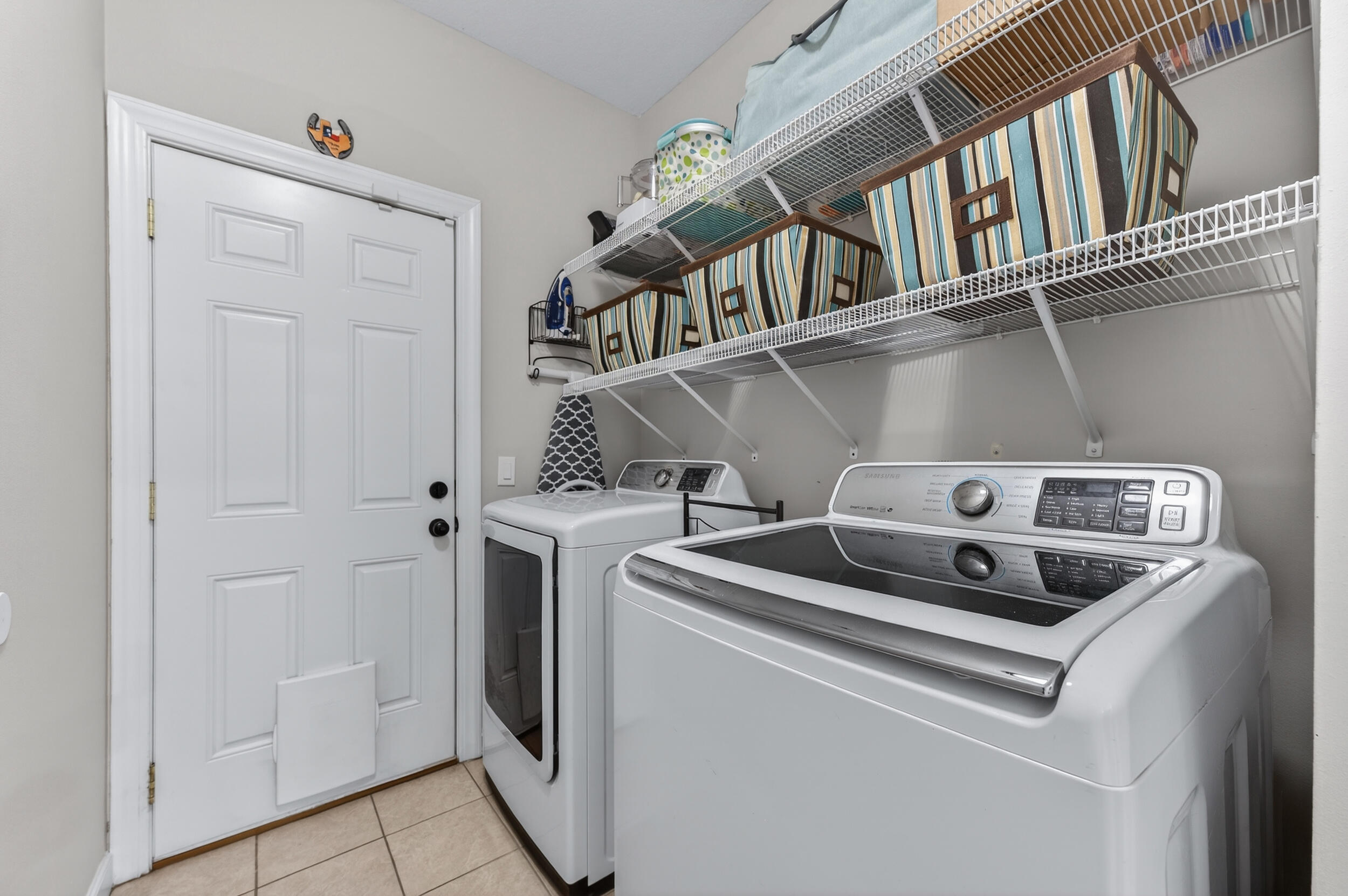 HIDDEN VALLEY - Residential