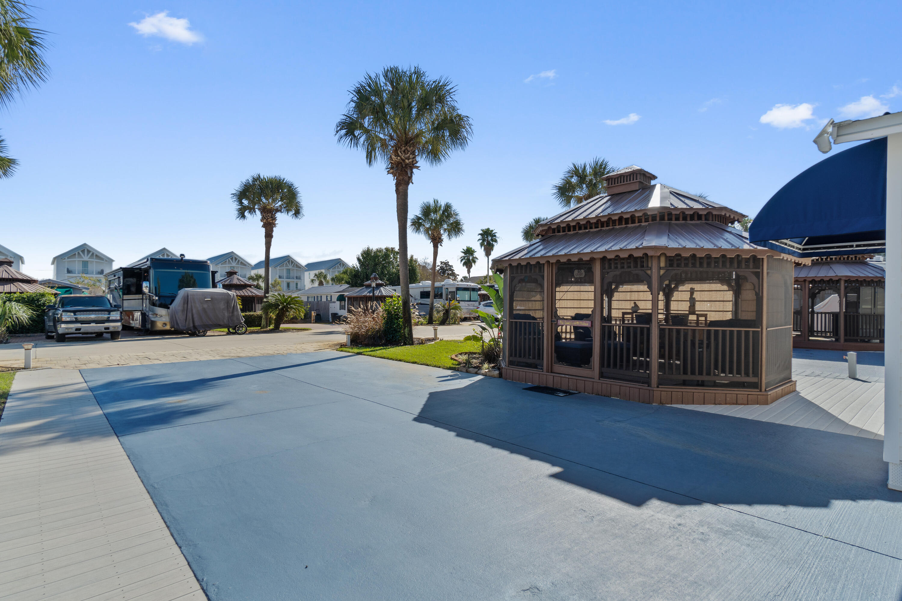 OCEANSIDE - Land