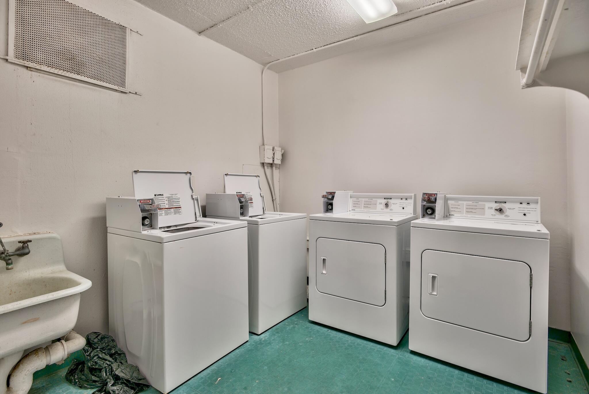 Jetty East Condominium - Residential