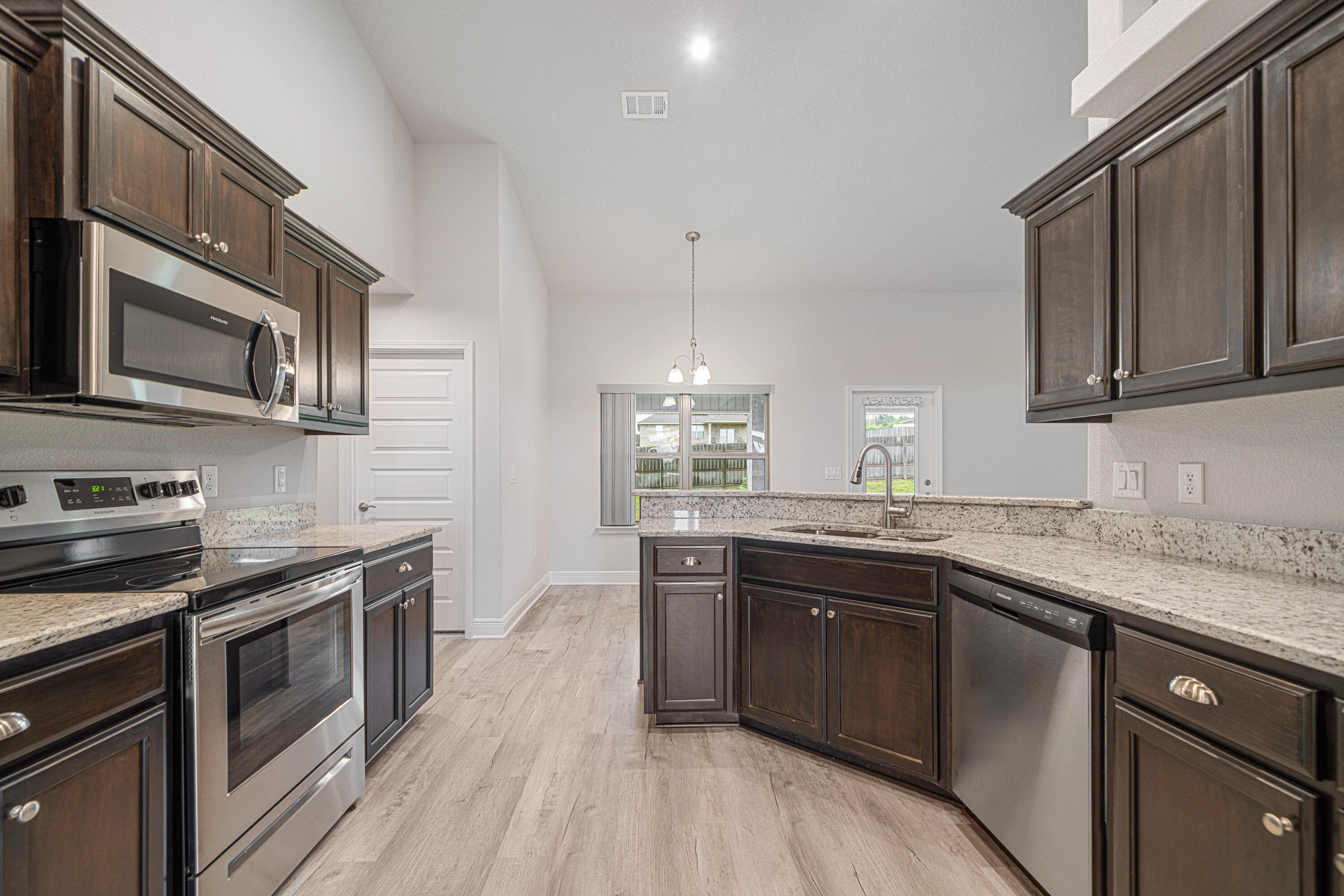CHARLESTON PLACE - Residential