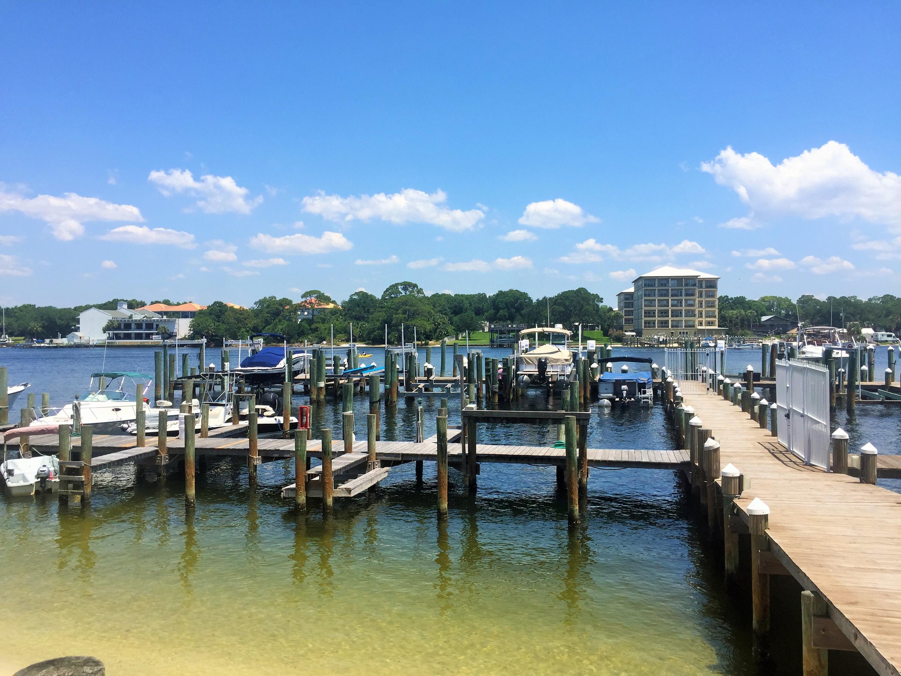 COMMODORES LANDING - Residential