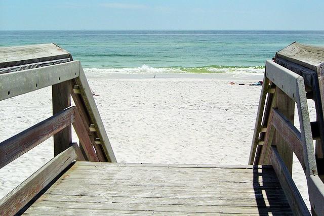 COMMODORES LANDING - Residential