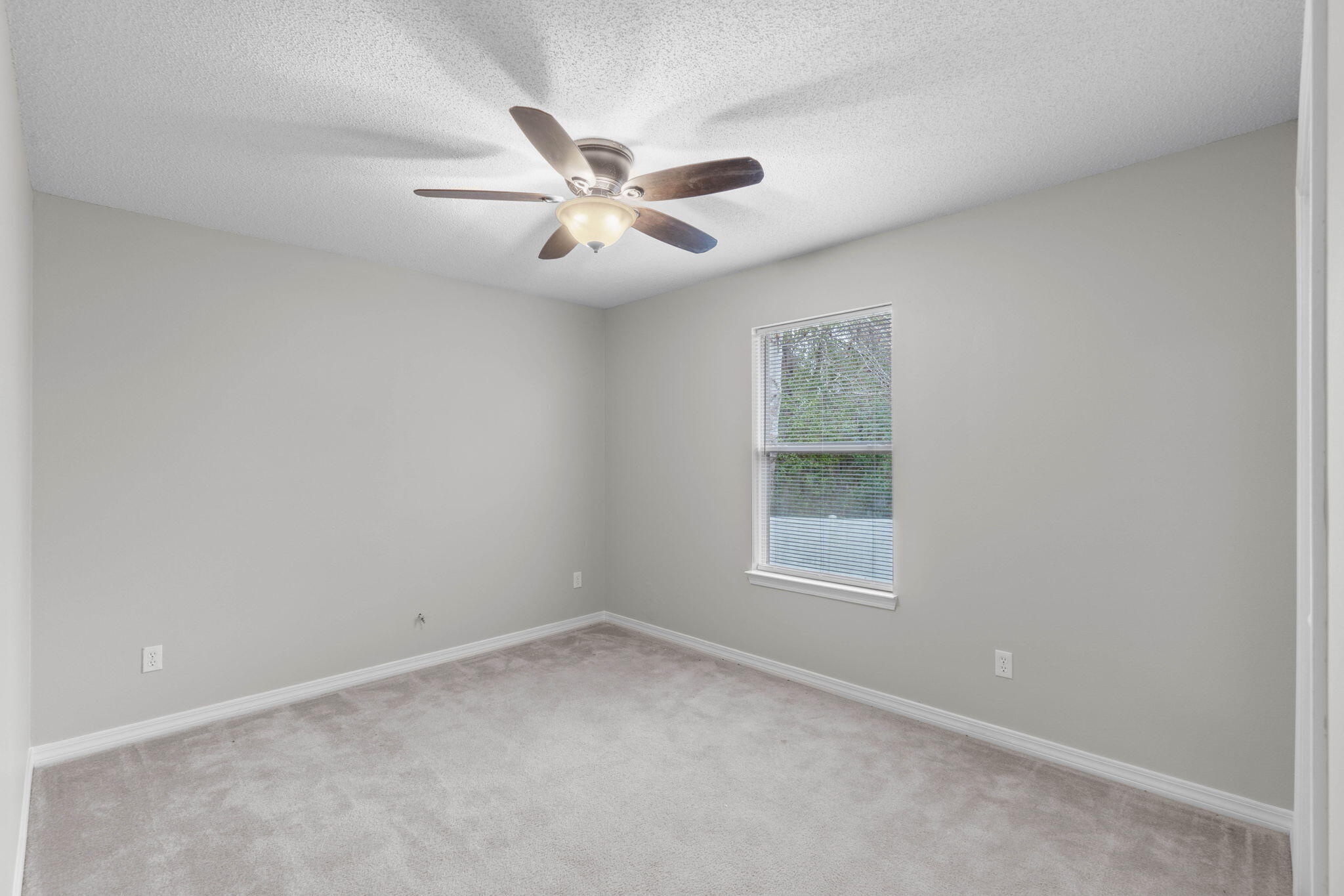 COUNTRYVIEW ESTATES 10TH ADDN - Residential Lease