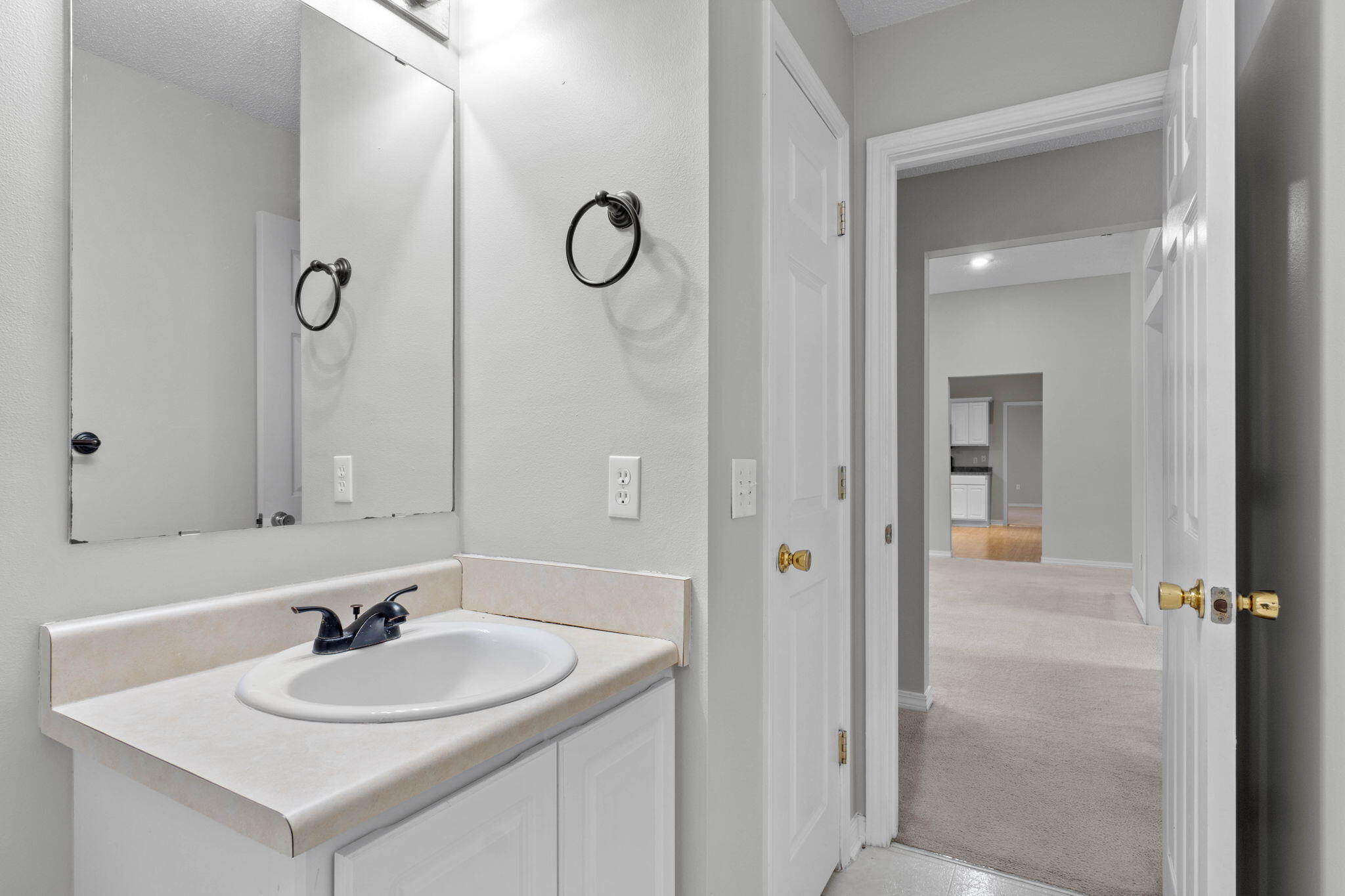 COUNTRYVIEW ESTATES 10TH ADDN - Residential Lease