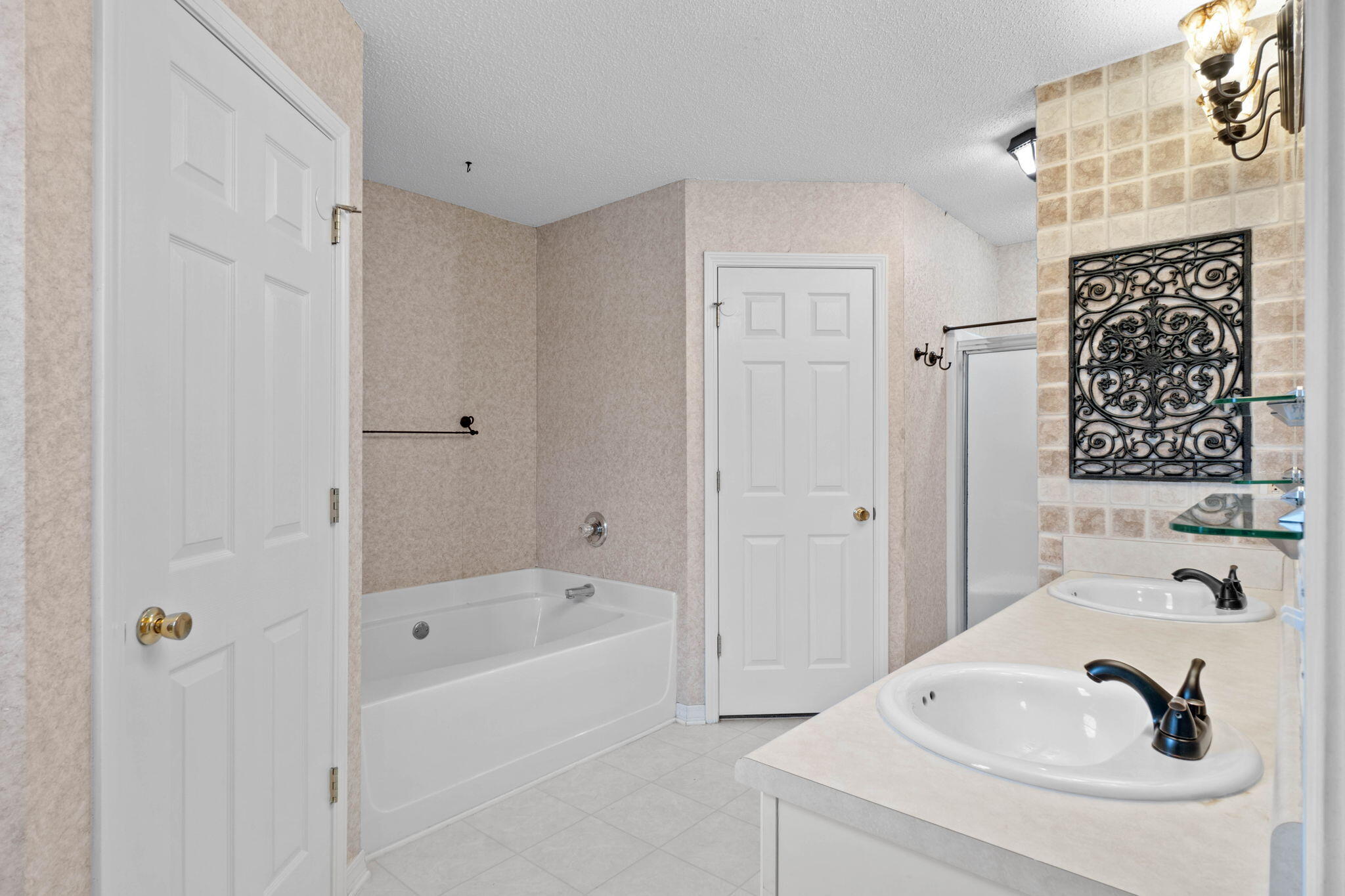 COUNTRYVIEW ESTATES 10TH ADDN - Residential Lease