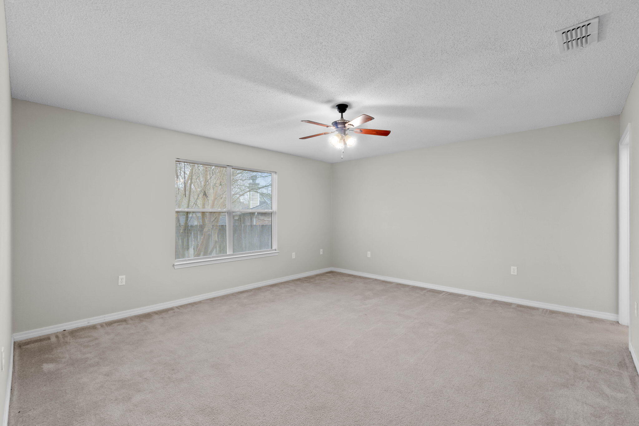 COUNTRYVIEW ESTATES 10TH ADDN - Residential Lease