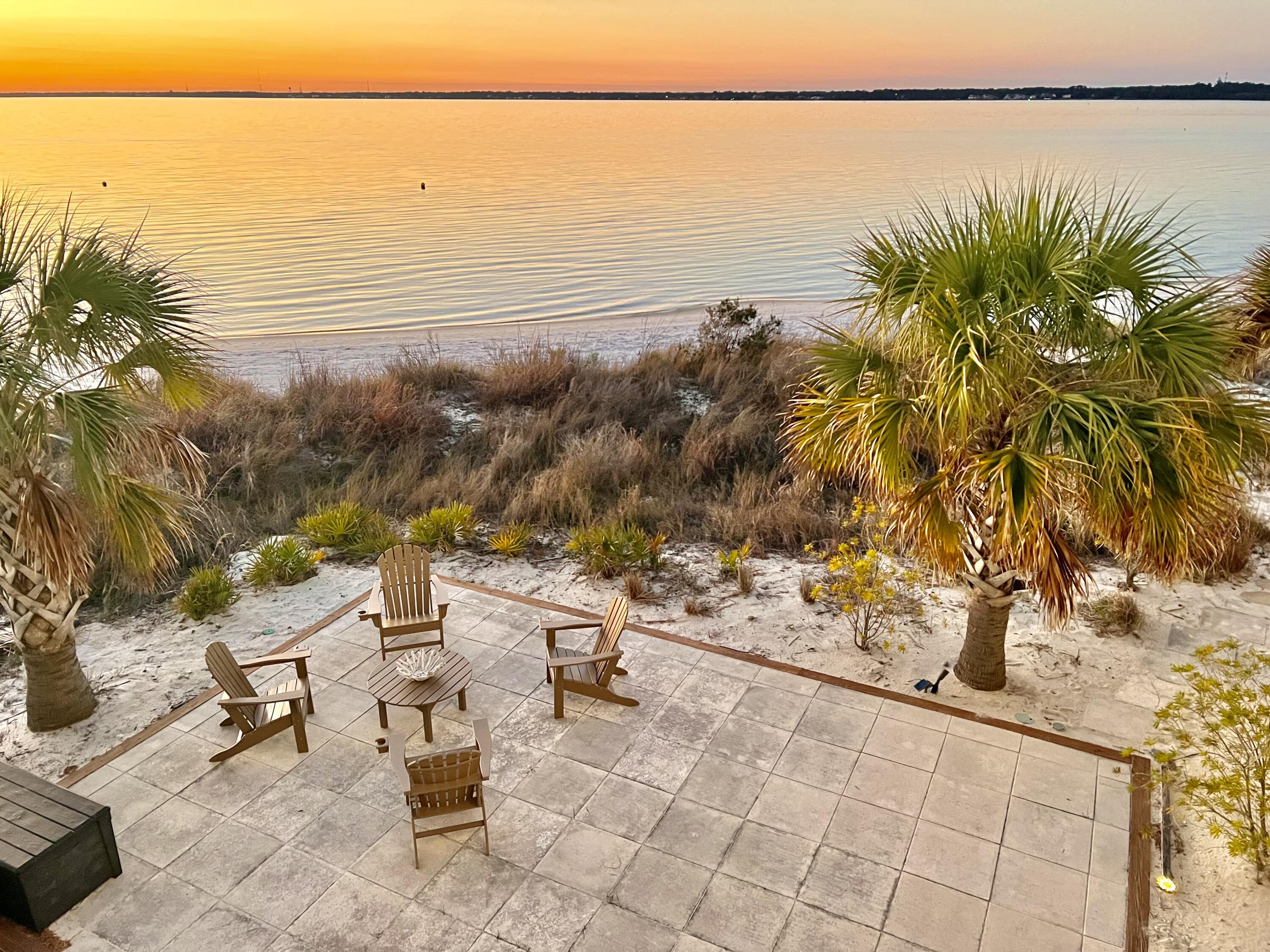 BY THE SEA - Residential