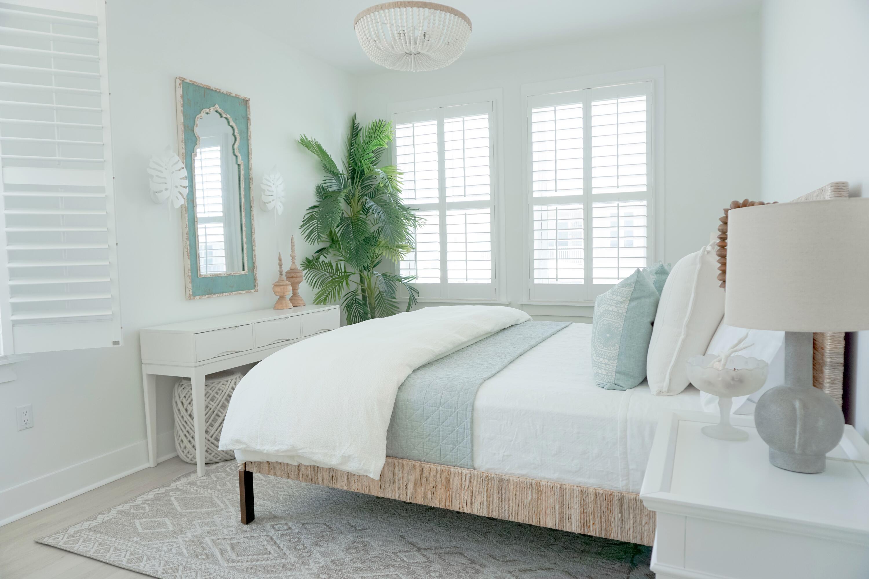 BY THE SEA - Residential