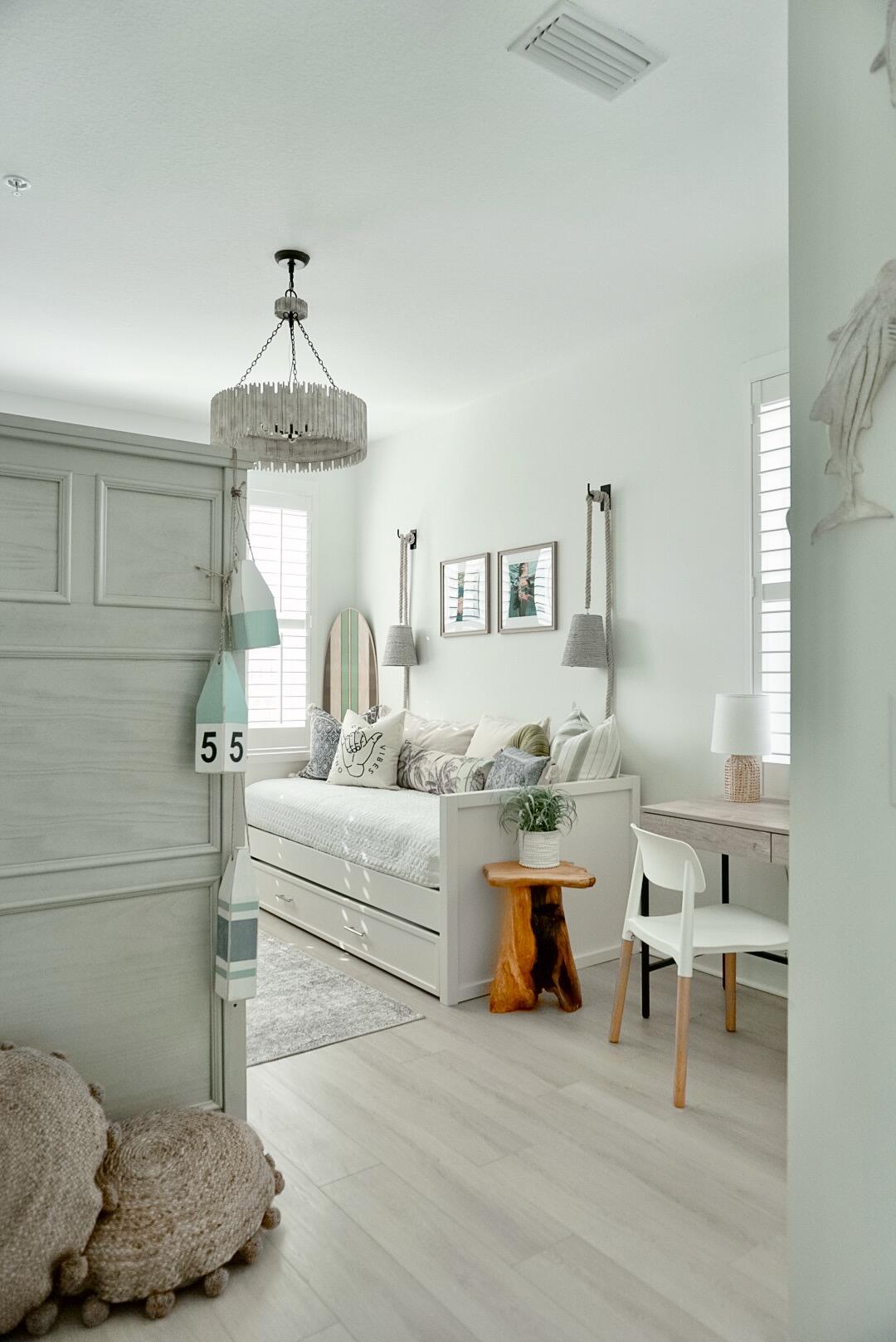 BY THE SEA - Residential