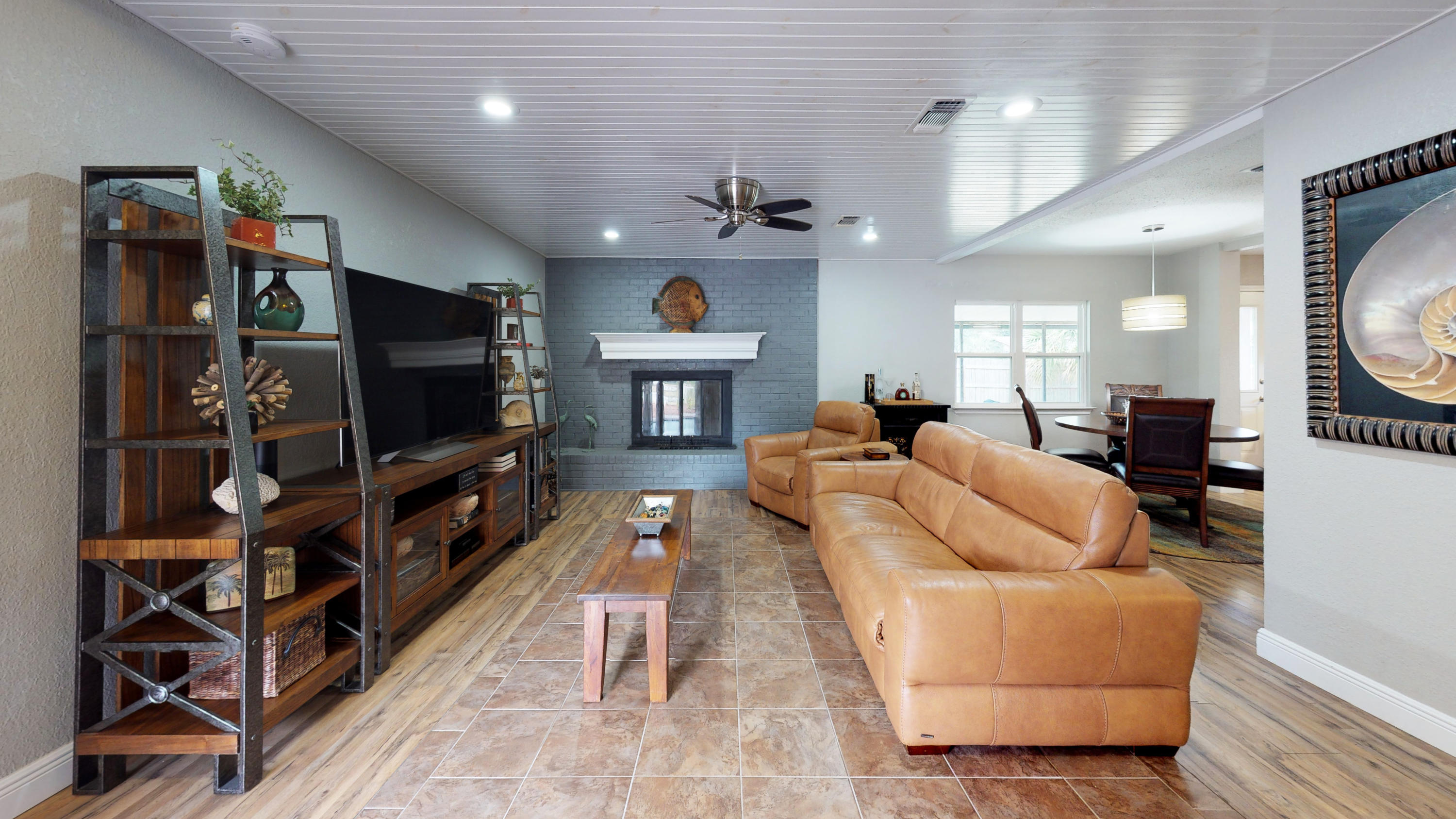 PALM,PINEWD,PARADISE (222211.00) - Residential