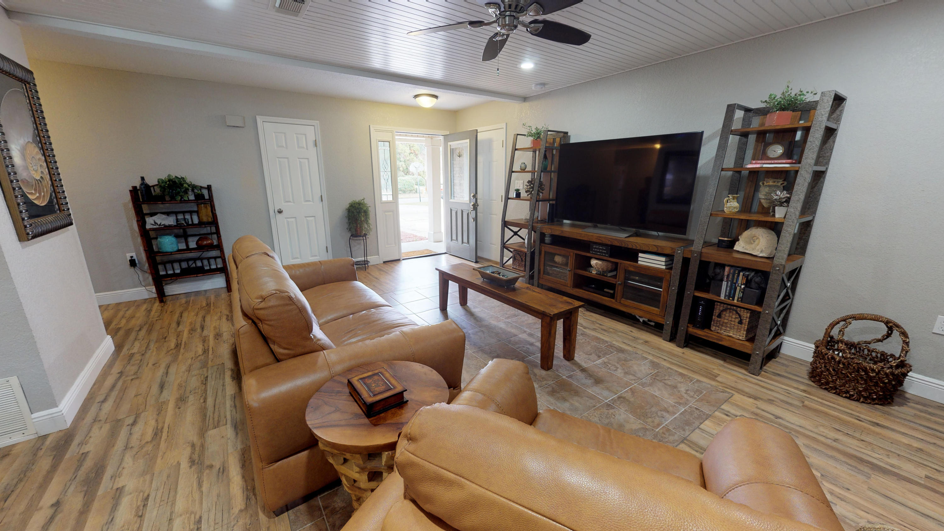 PALM,PINEWD,PARADISE (222211.00) - Residential