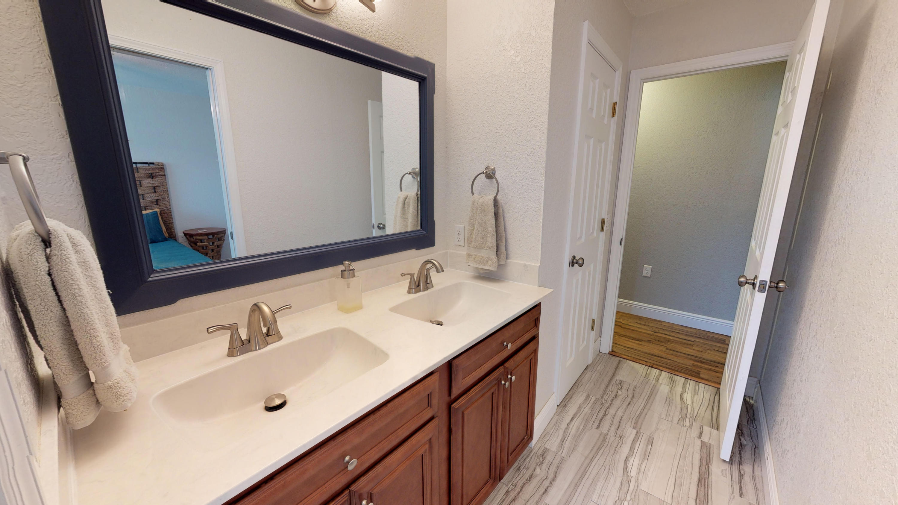 PALM,PINEWD,PARADISE (222211.00) - Residential