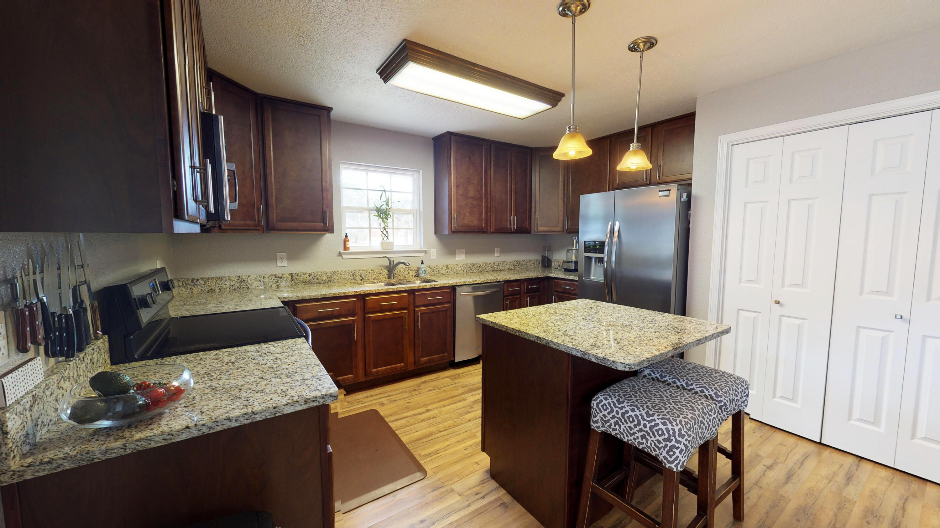 PALM,PINEWD,PARADISE (222211.00) - Residential