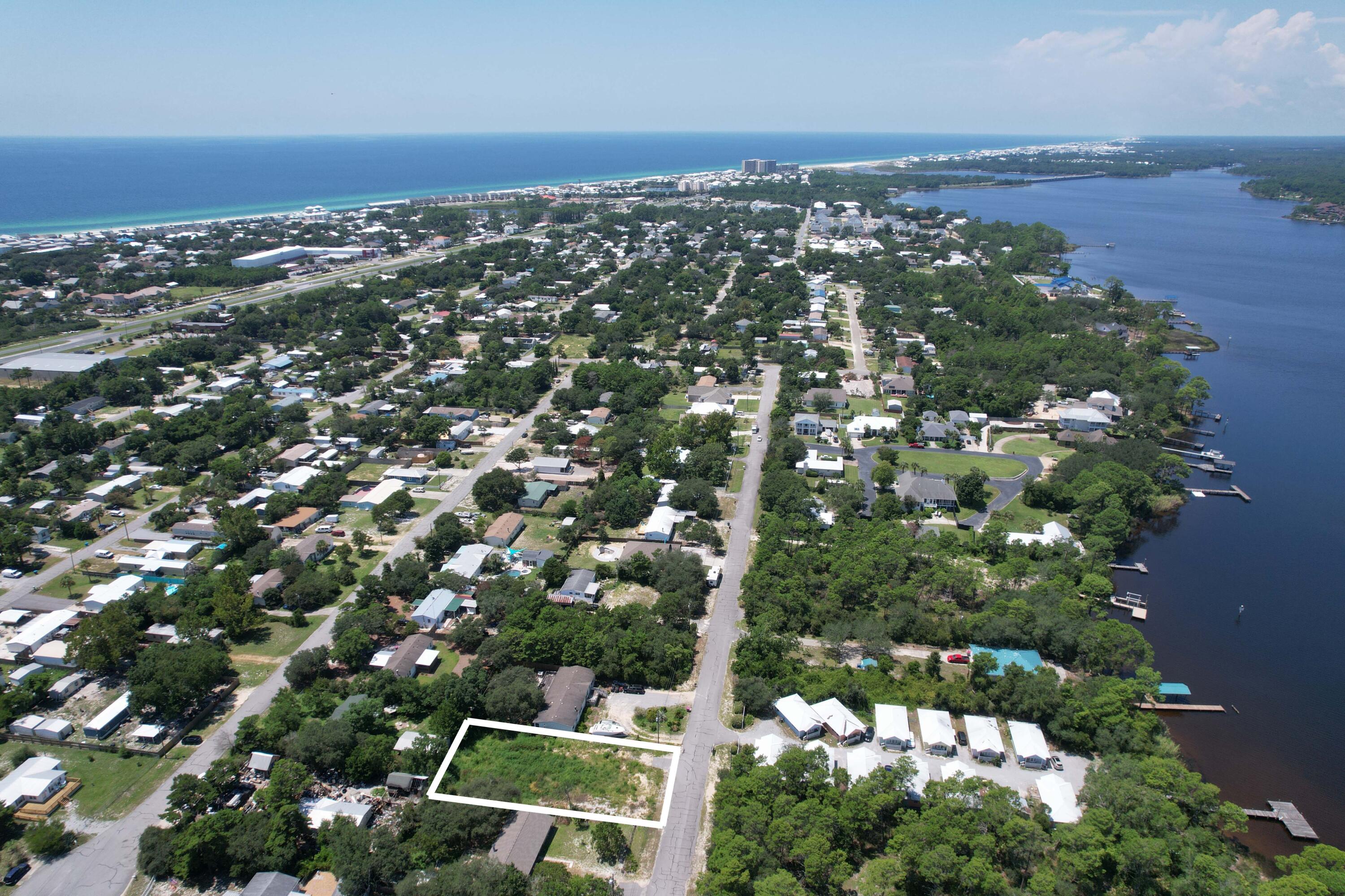 NO RECORDED SUBDIVISION - Land