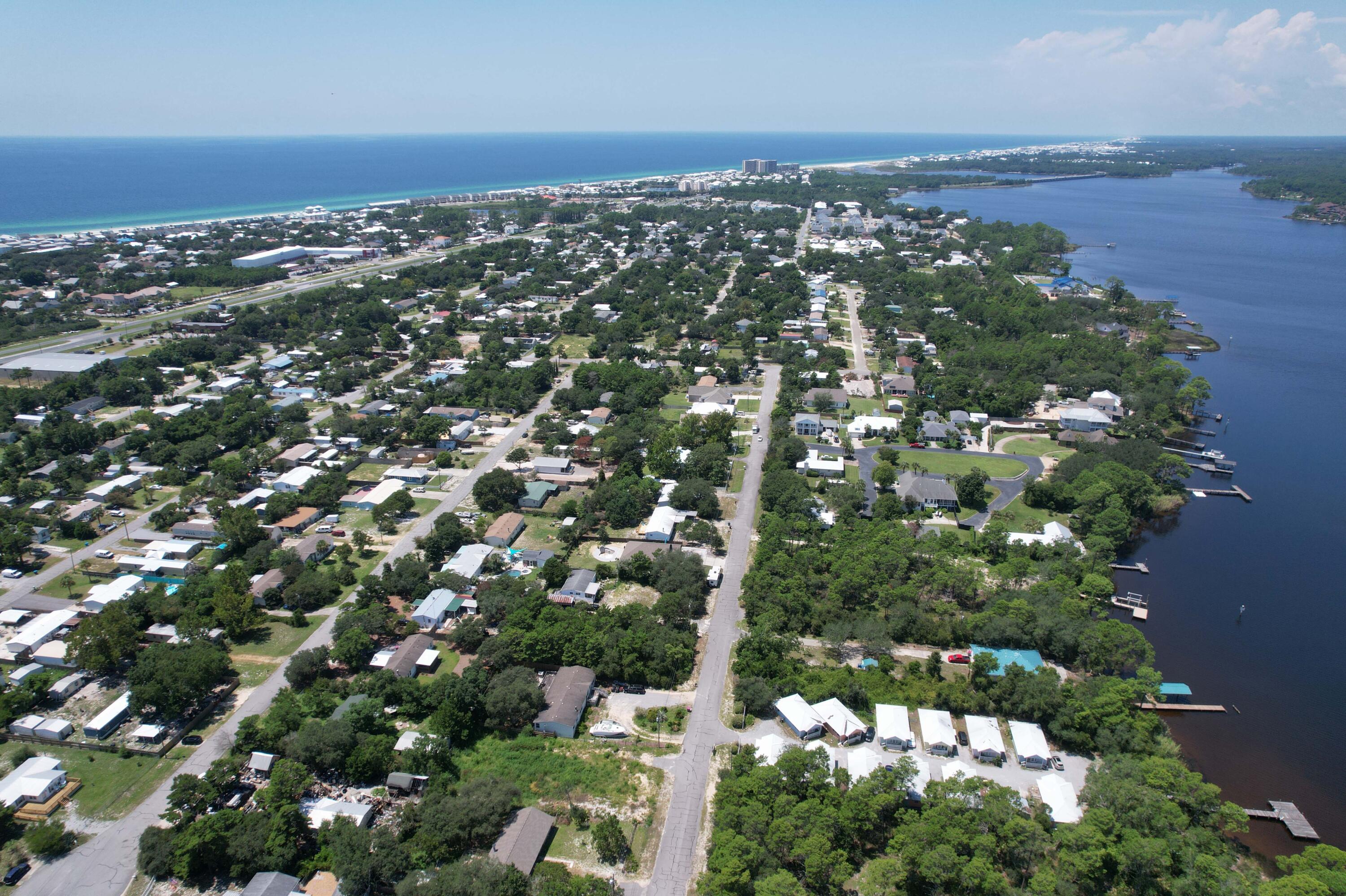 NO RECORDED SUBDIVISION - Land