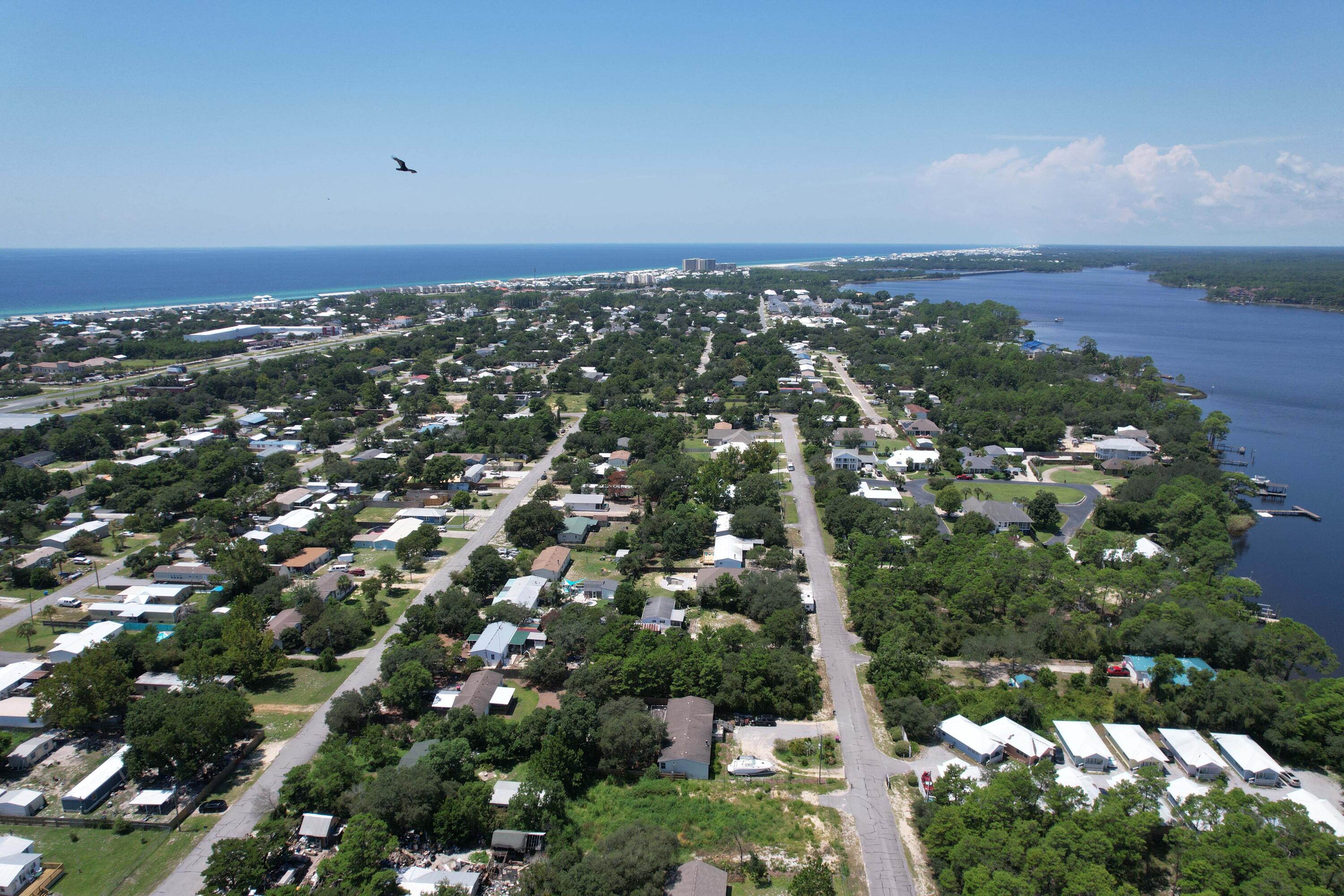 NO RECORDED SUBDIVISION - Land